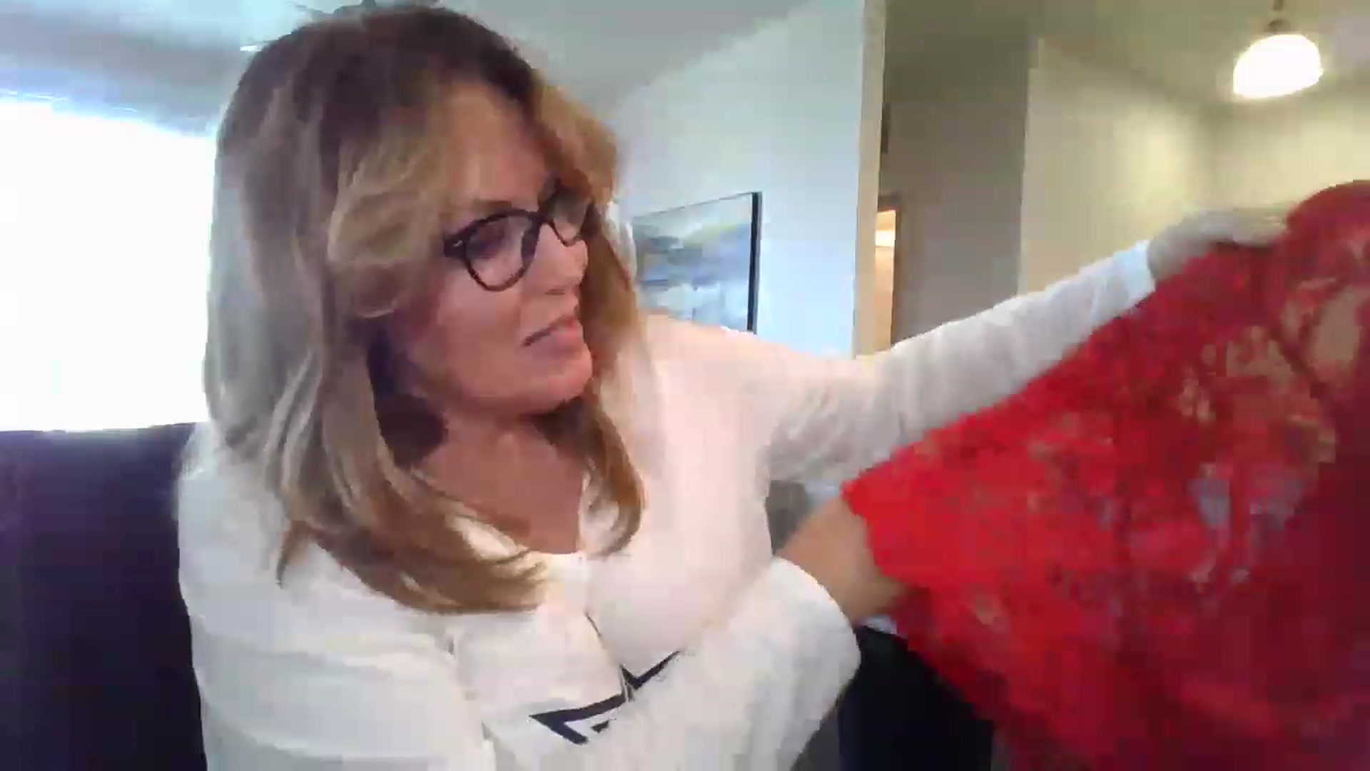 Gallery image thumbnail from boringmom's myfreecams stream on, 03/02/2023, 19:32 image 13 of 20