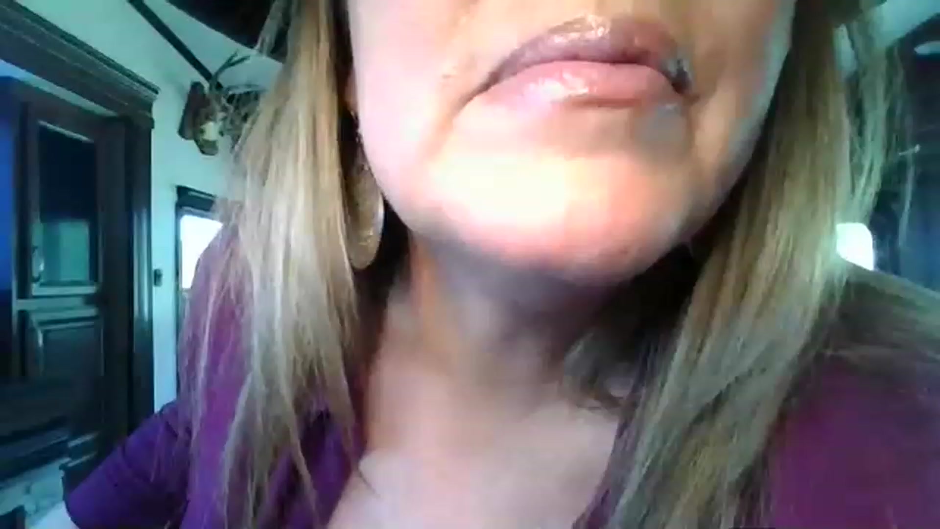 Gallery image thumbnail from boringmom's myfreecams stream on, 03/17/2023, 22:33 image 20 of 20