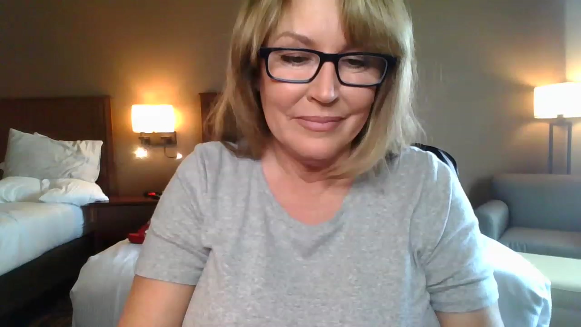 Gallery image thumbnail from boringmom's myfreecams stream on, 03/27/2023, 19:18 image 9 of 20