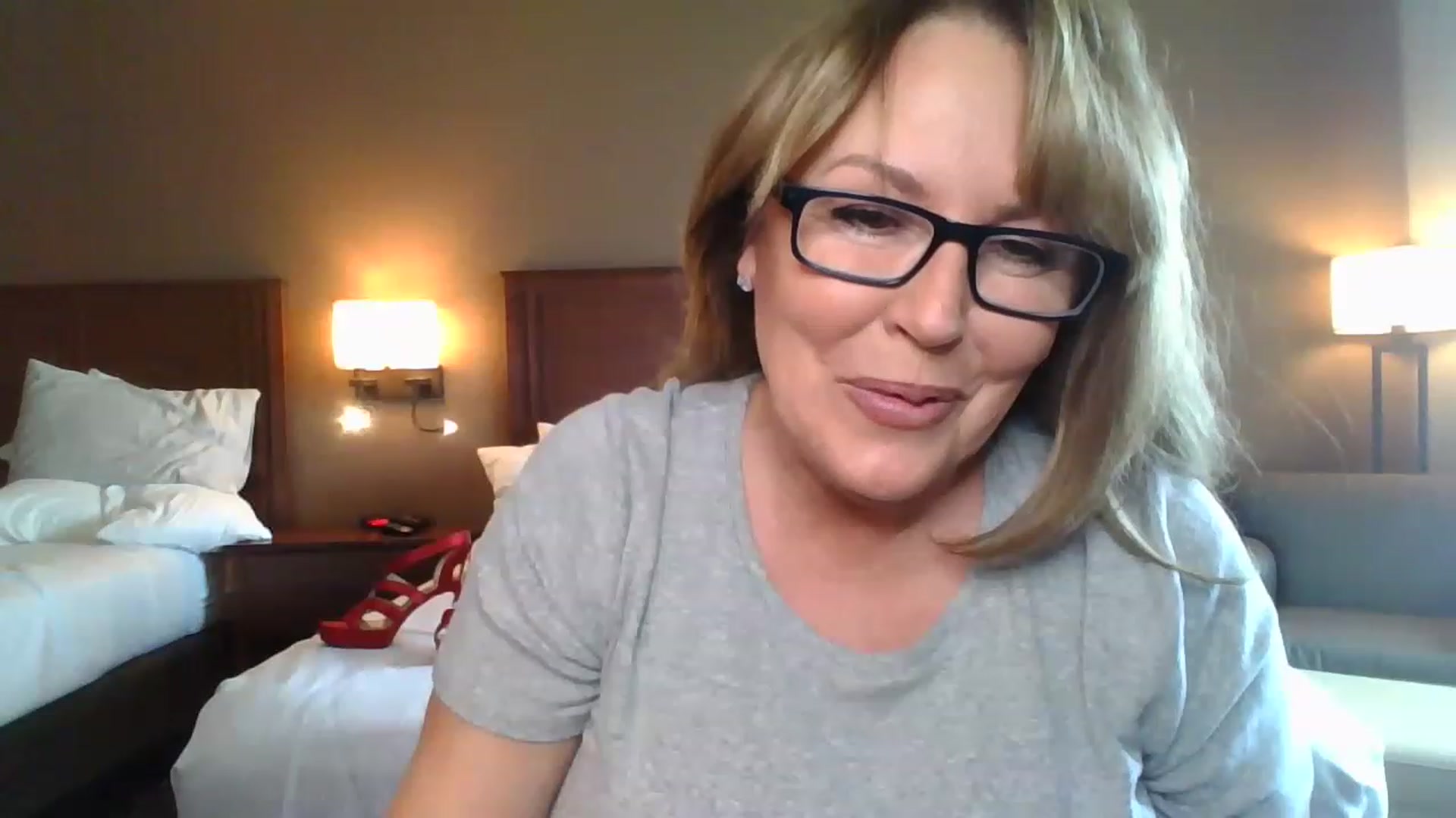 Gallery image thumbnail from boringmom's myfreecams stream on, 03/27/2023, 19:18 image 15 of 20