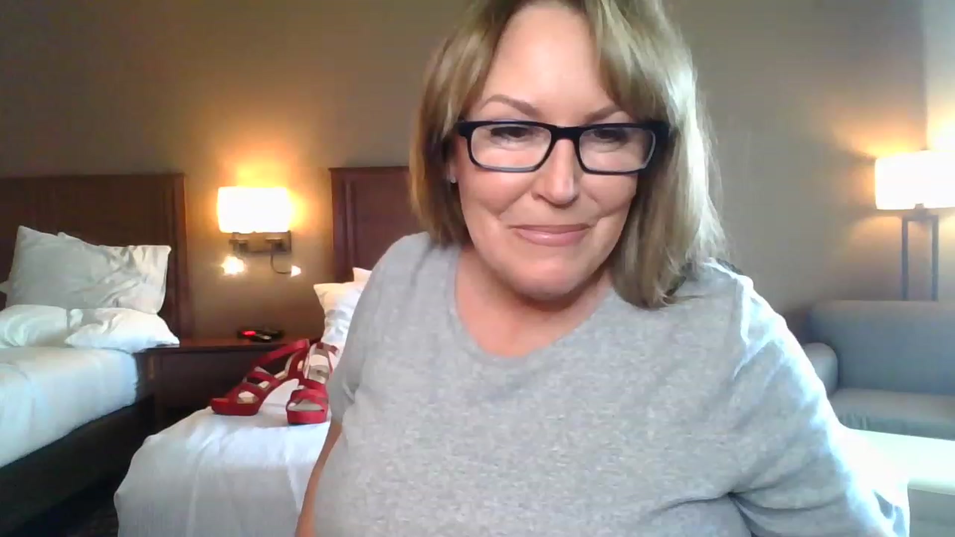 Gallery image thumbnail from boringmom's myfreecams stream on, 03/27/2023, 19:18 image 12 of 20