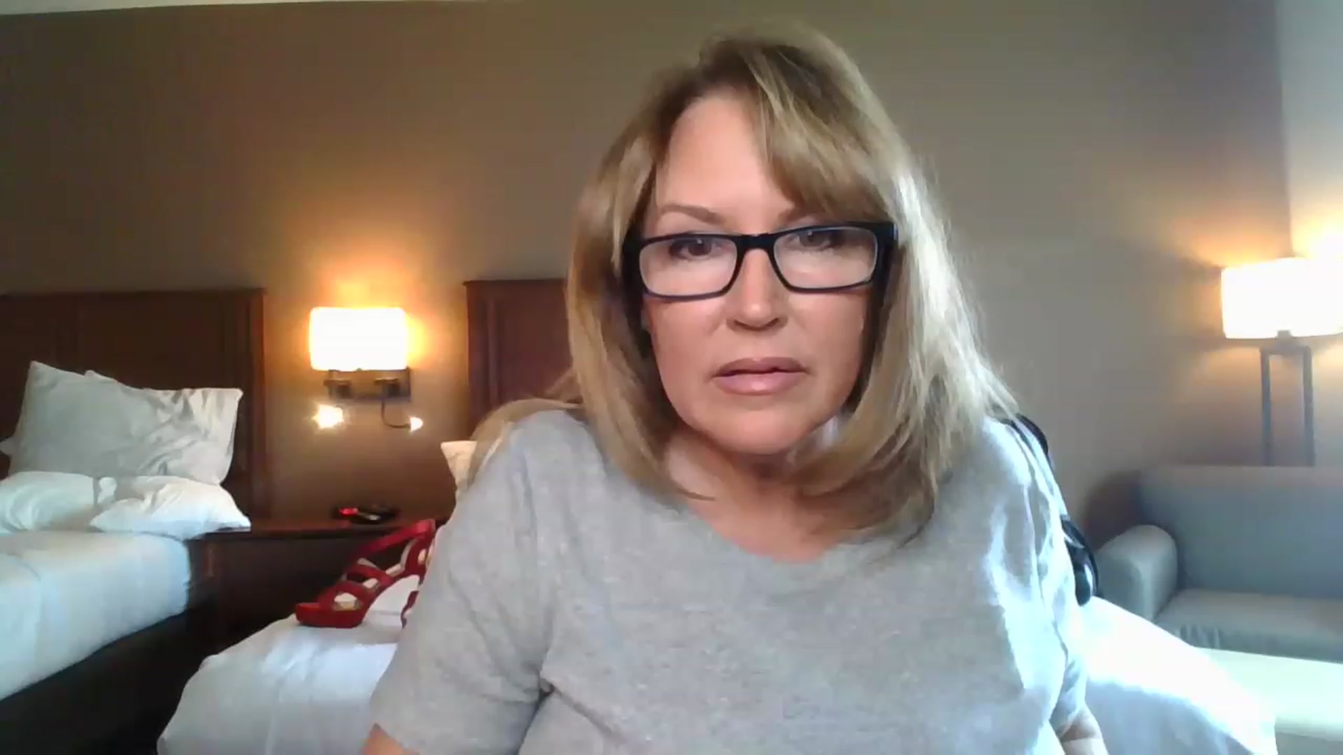 Gallery image thumbnail from boringmom's myfreecams stream on, 03/27/2023, 19:18 image 20 of 20