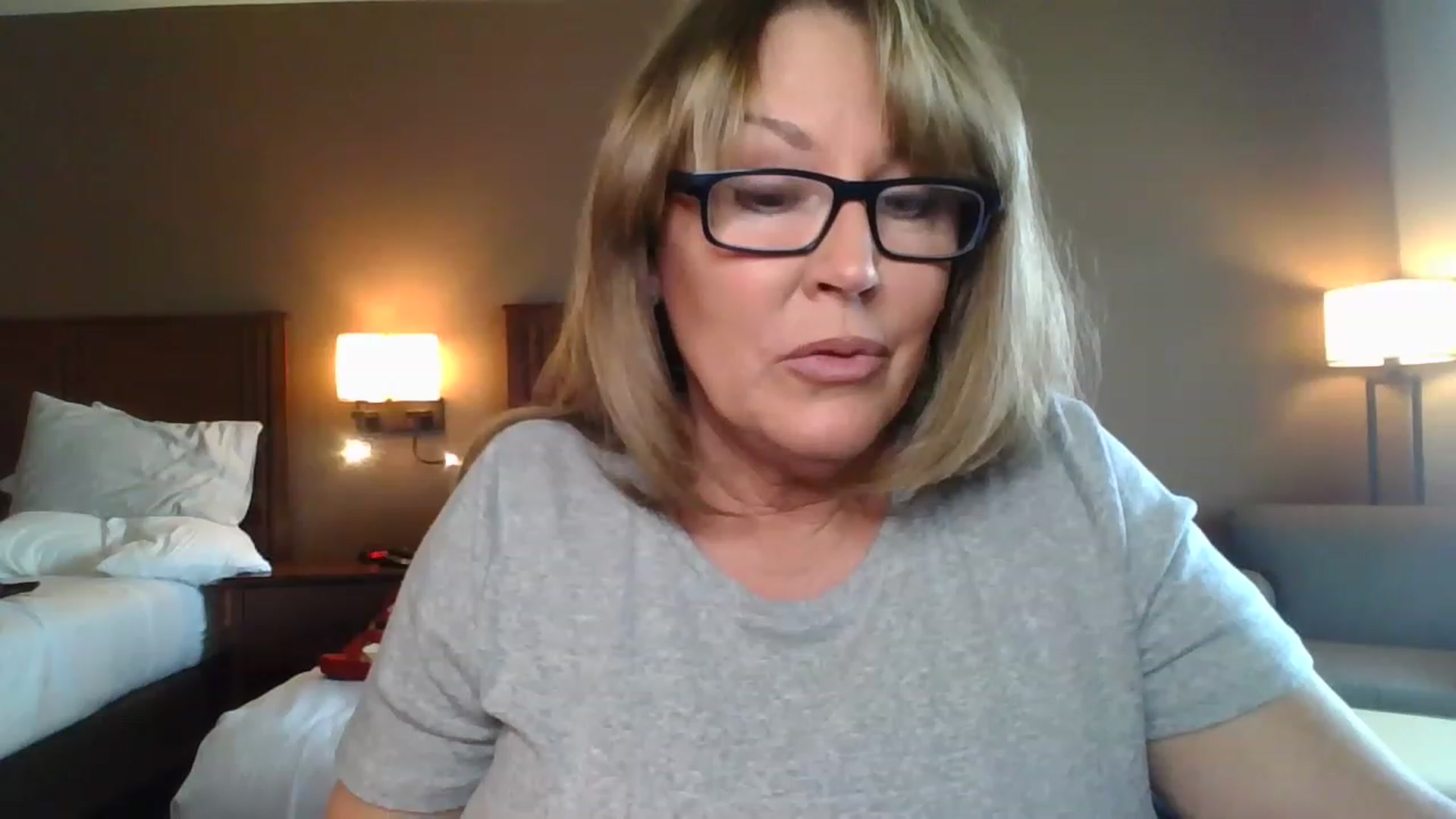 Gallery image thumbnail from boringmom's myfreecams stream on, 03/27/2023, 19:37 image 8 of 20