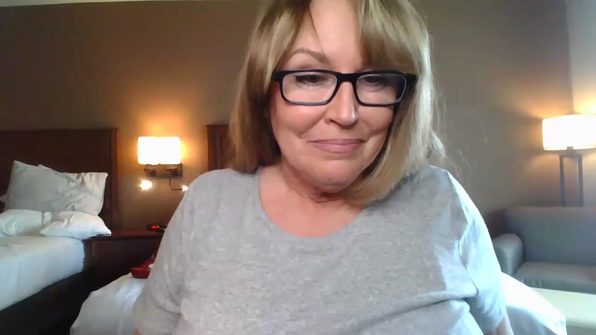 Gallery image thumbnail from boringmom's myfreecams stream on, 03/27/2023, 19:37 image 2 of 20