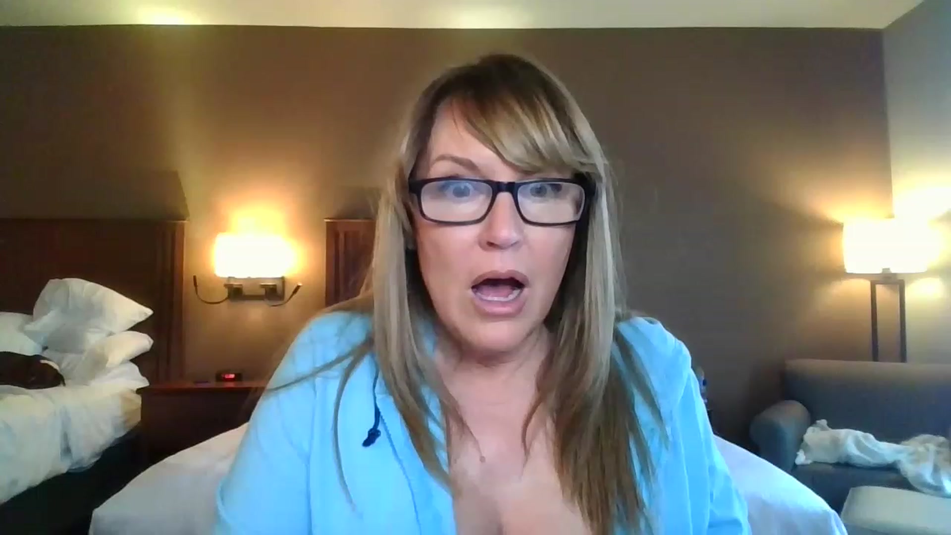 Gallery image thumbnail from boringmom's myfreecams stream on, 03/30/2023, 22:44 image 5 of 20