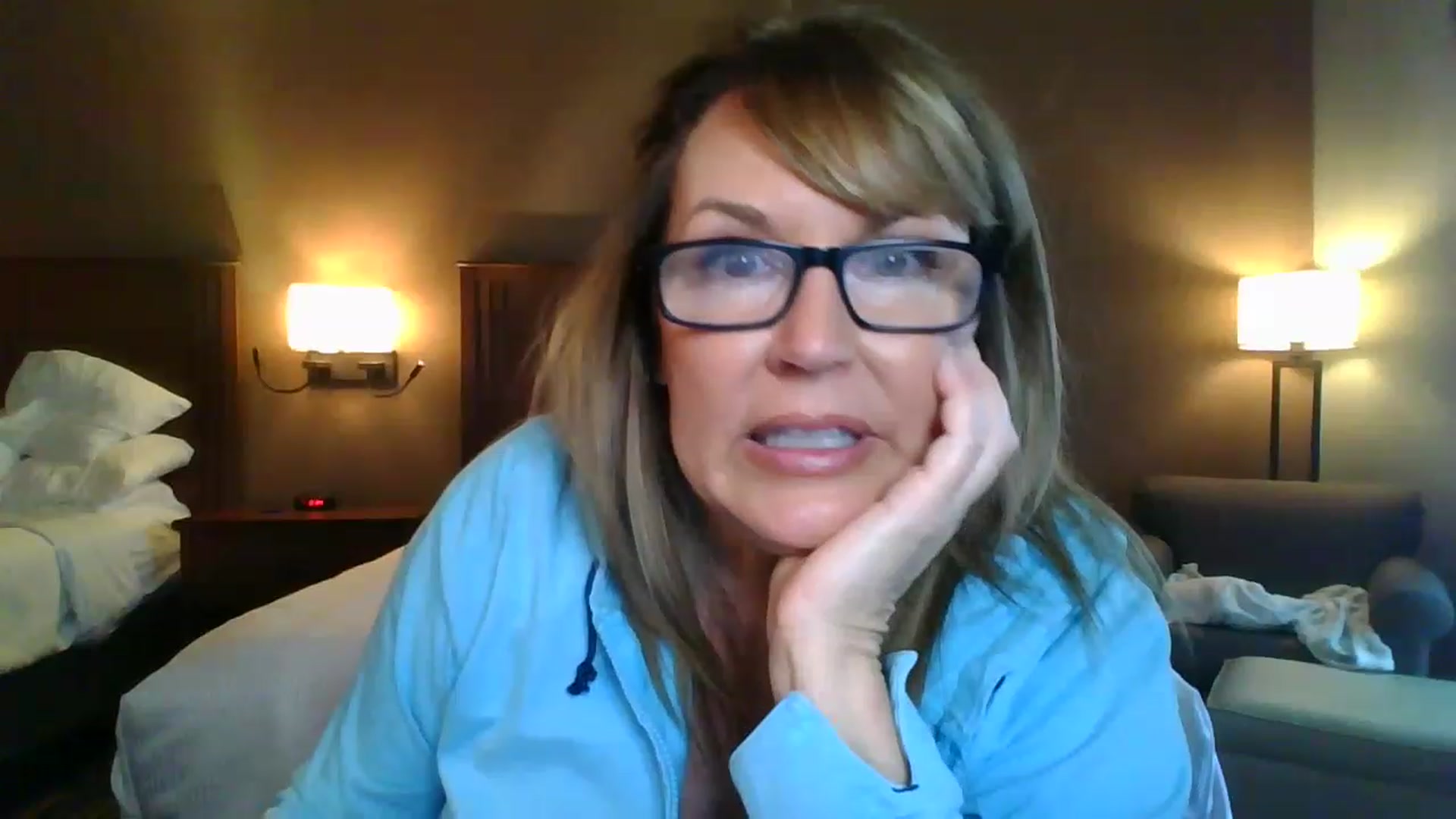 Gallery image thumbnail from boringmom's myfreecams stream on, 03/30/2023, 22:44 image 12 of 20