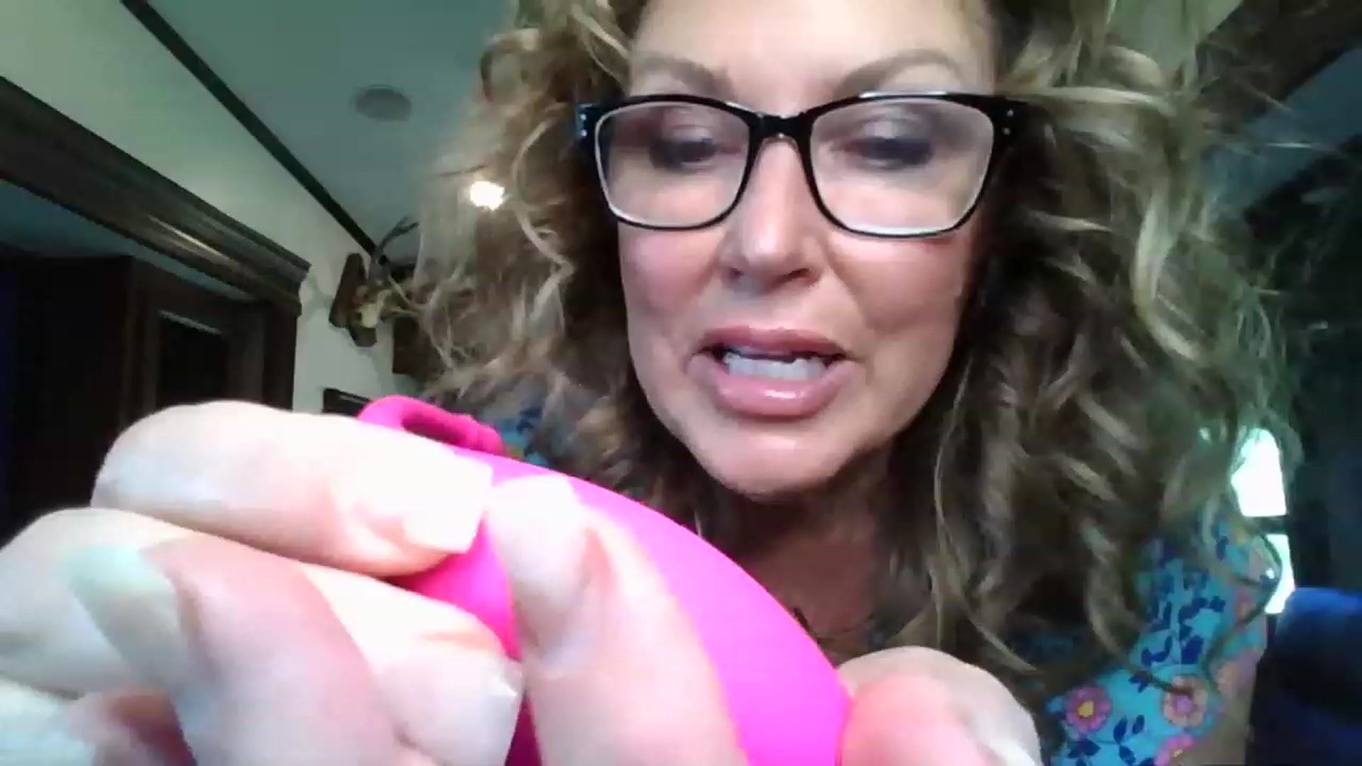 Gallery image thumbnail from boringmom's myfreecams stream on, 04/11/2023, 23:35 image 10 of 20