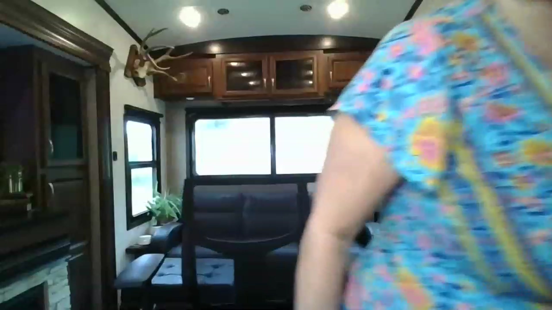 Gallery image thumbnail from boringmom's myfreecams stream on, 04/14/2023, 17:43 image 15 of 20