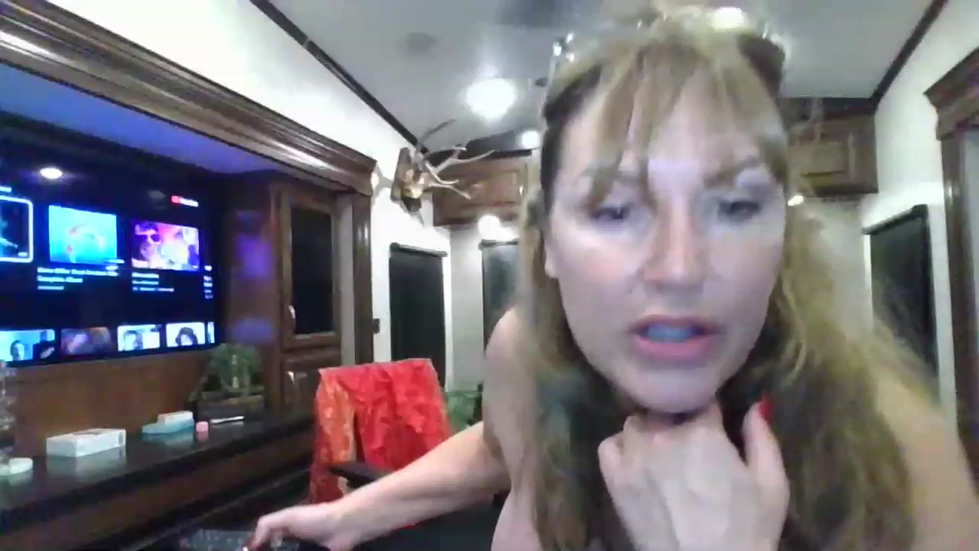 Gallery image thumbnail from boringmom's myfreecams stream on, 04/19/2023, 06:39 image 7 of 20