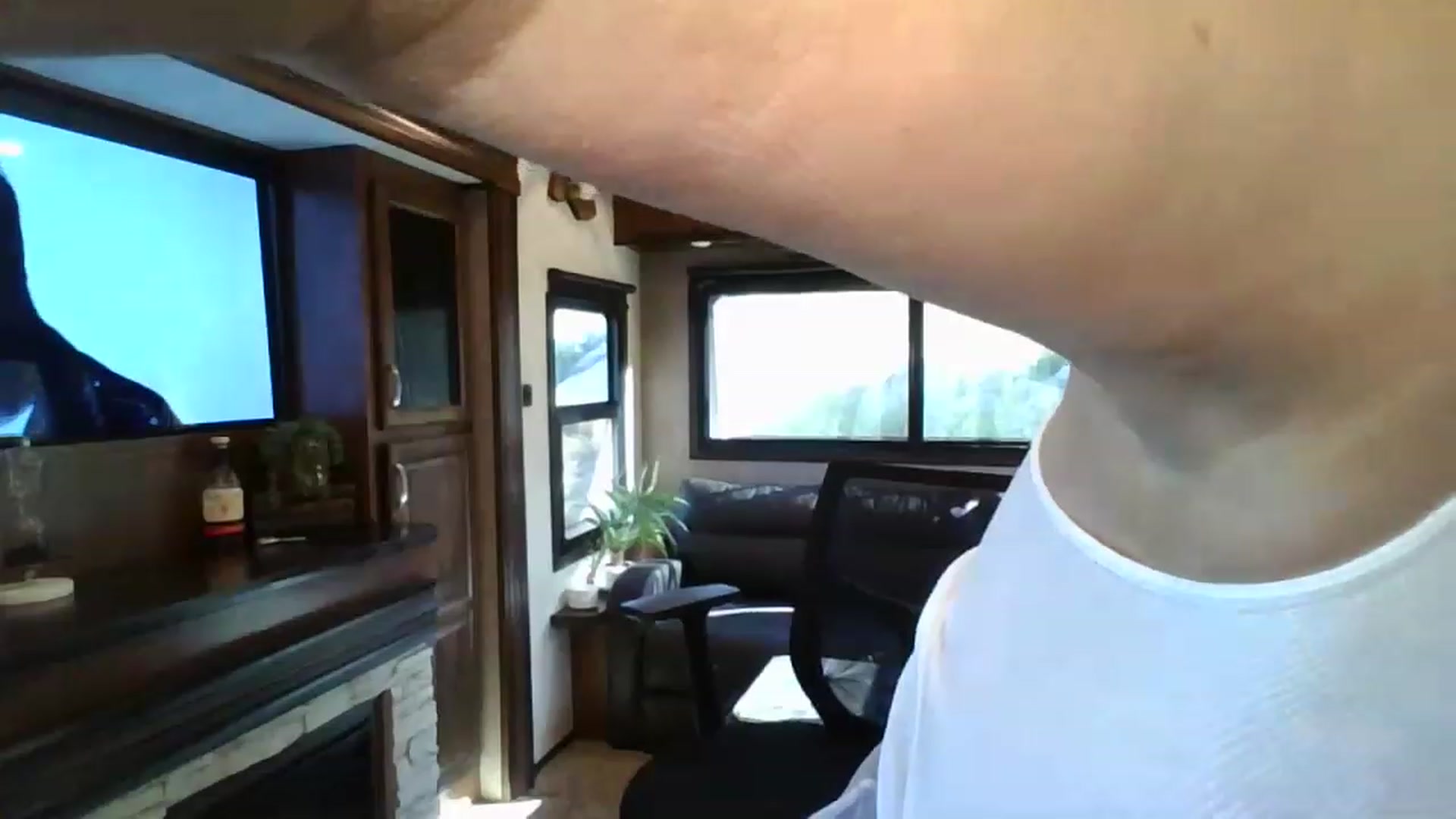 Gallery image thumbnail from boringmom's myfreecams stream on, 04/20/2023, 15:43 image 19 of 20