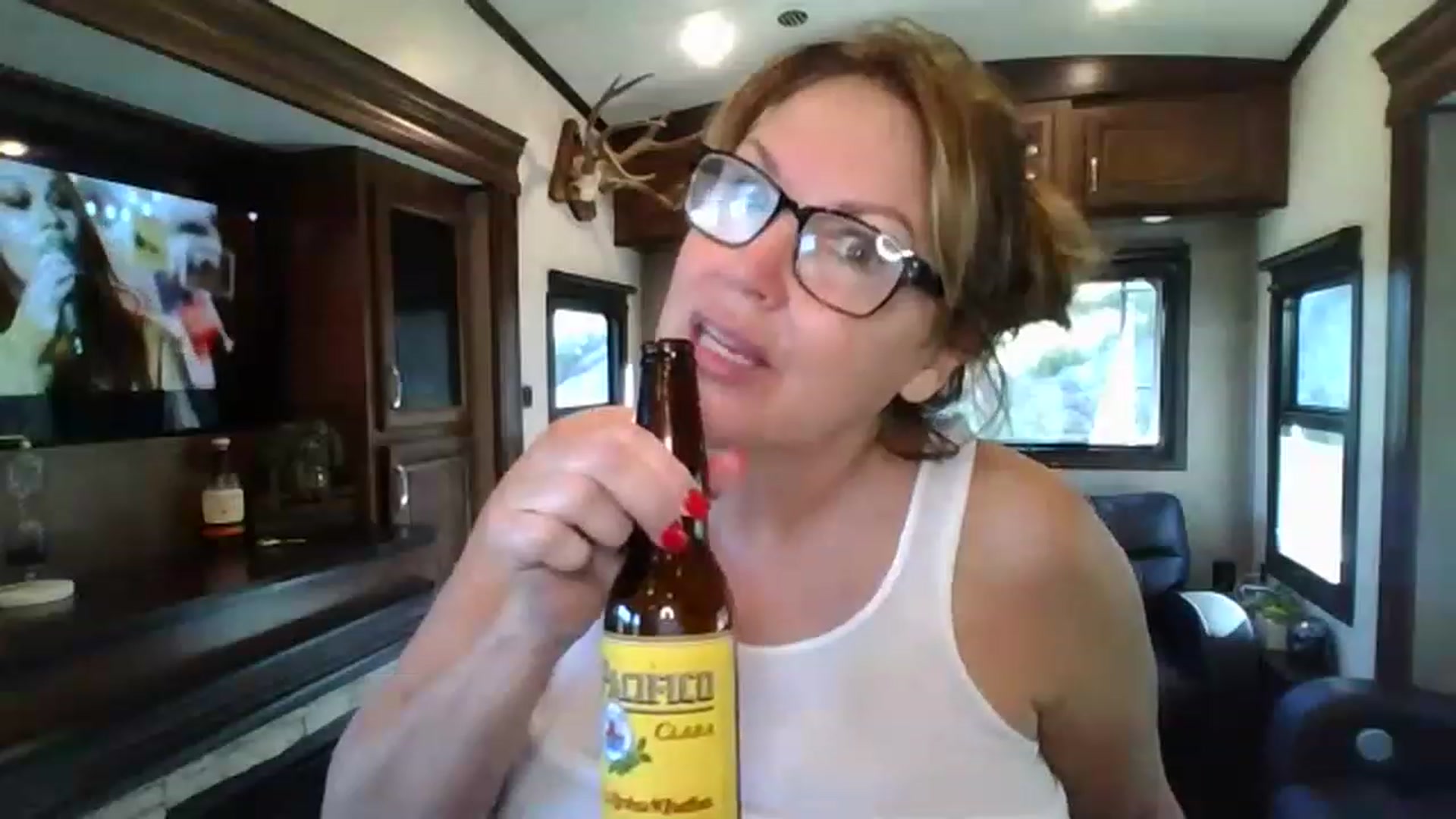 Gallery image thumbnail from boringmom's myfreecams stream on, 04/20/2023, 15:43 image 17 of 20