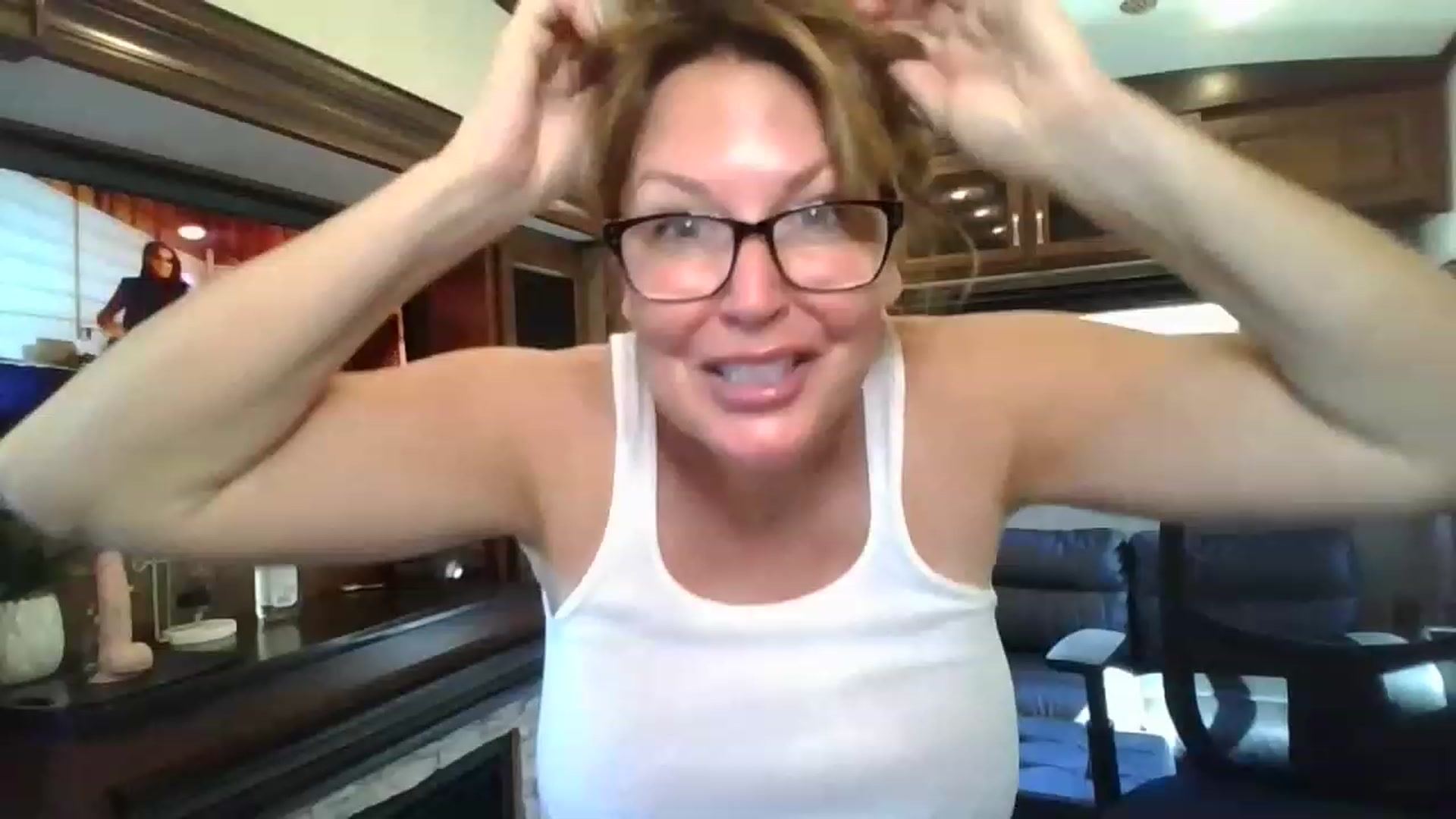 Gallery image thumbnail from boringmom's myfreecams stream on, 04/20/2023, 18:25 image 1 of 20