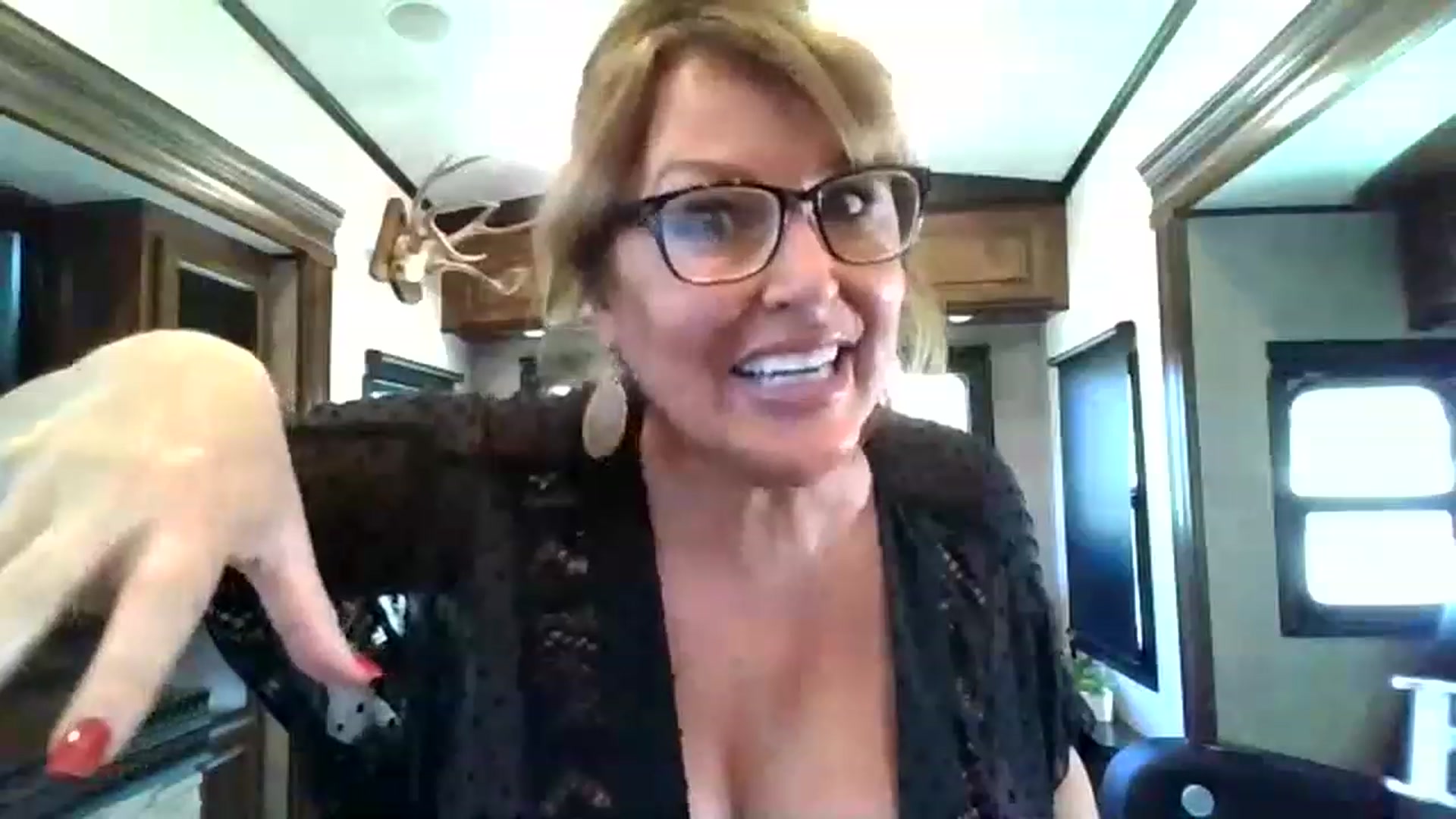 Gallery image thumbnail from boringmom's myfreecams stream on, 04/23/2023, 19:55 image 16 of 20