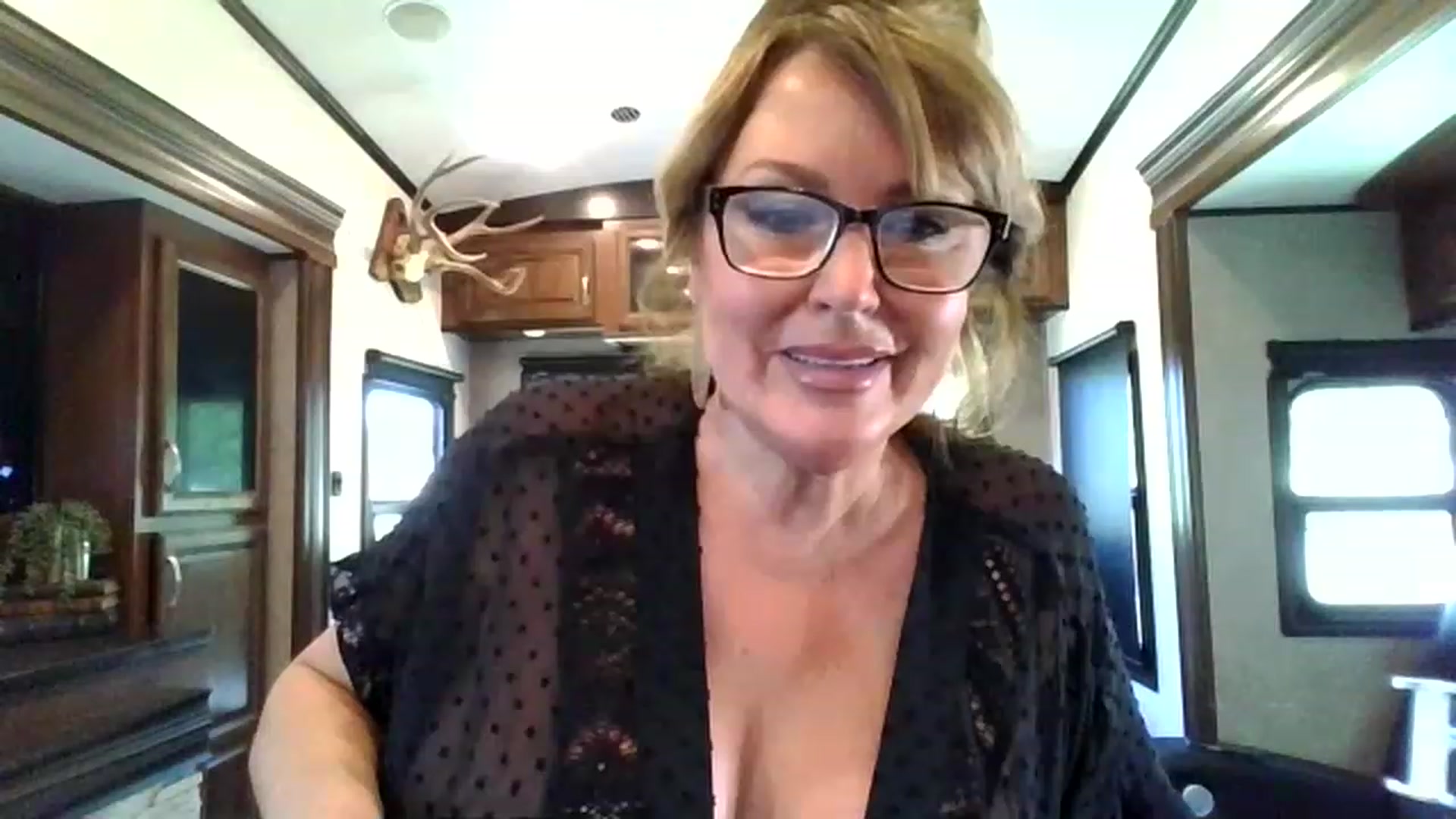 Gallery image thumbnail from boringmom's myfreecams stream on, 04/23/2023, 19:55 image 15 of 20