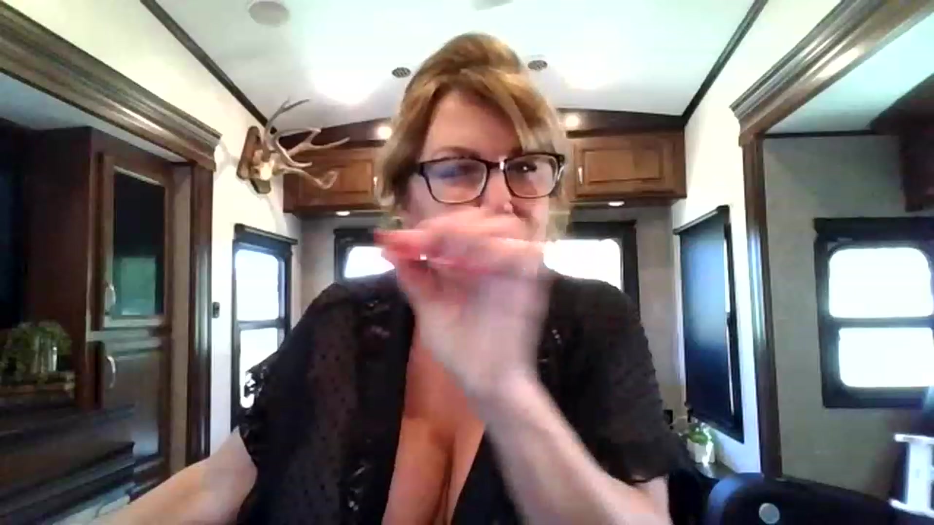 Gallery image thumbnail from boringmom's myfreecams stream on, 04/23/2023, 19:55 image 7 of 20