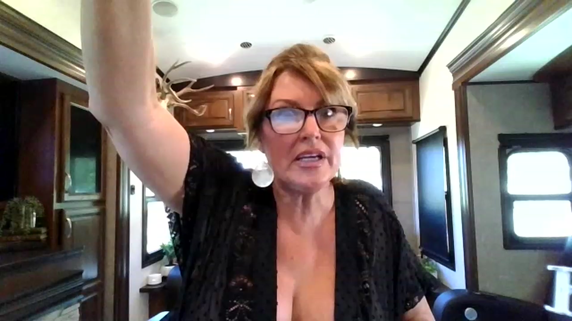 Gallery image thumbnail from boringmom's myfreecams stream on, 04/23/2023, 19:55 image 20 of 20