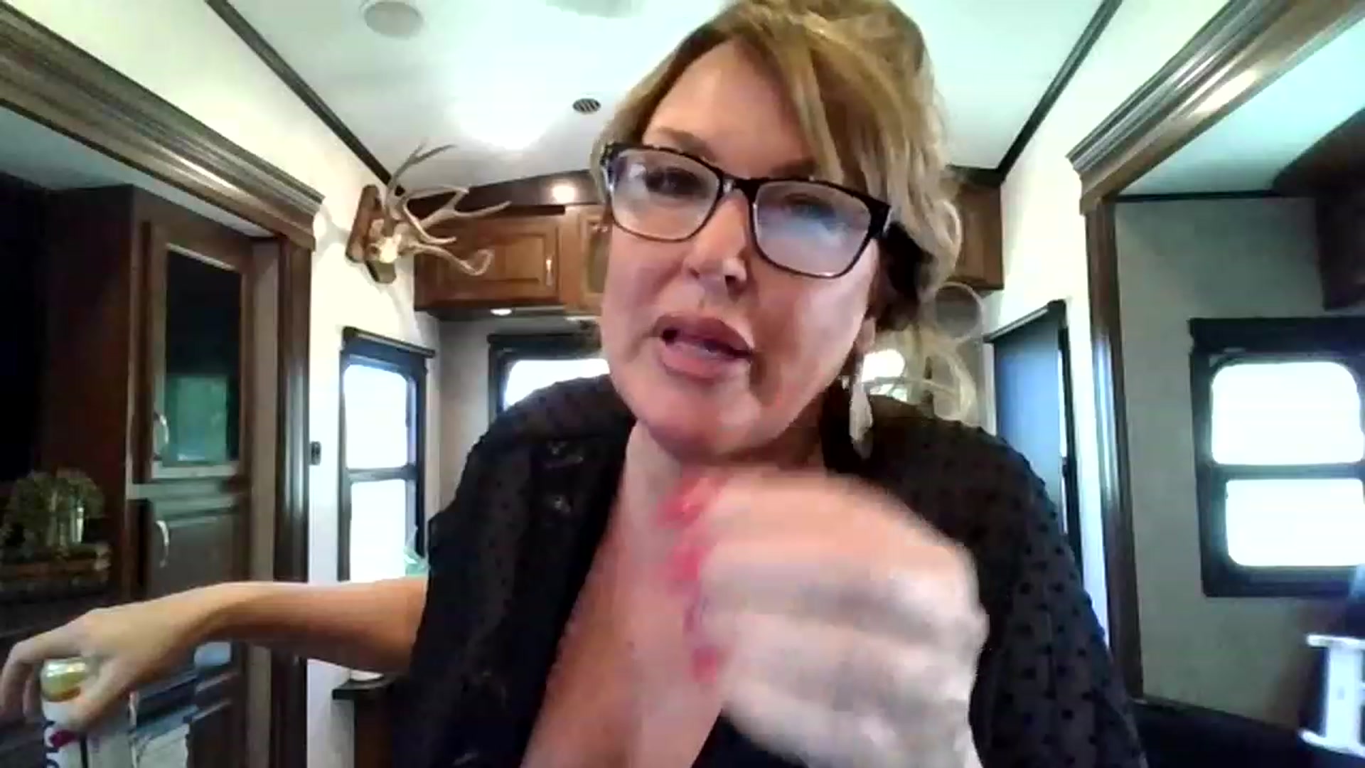 Gallery image thumbnail from boringmom's myfreecams stream on, 04/23/2023, 19:55 image 10 of 20