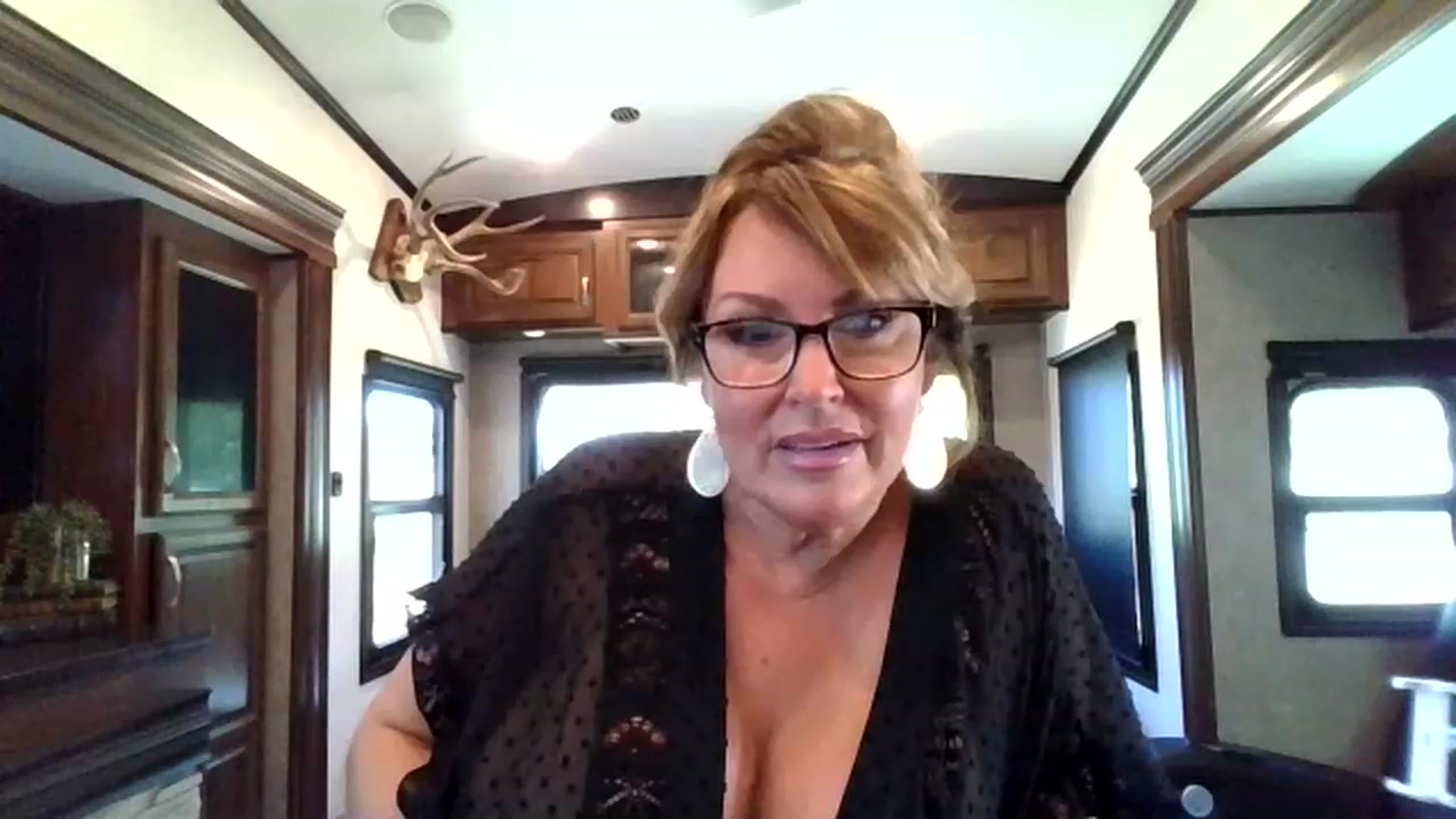 Gallery image thumbnail from boringmom's myfreecams stream on, 04/23/2023, 19:55 image 19 of 20