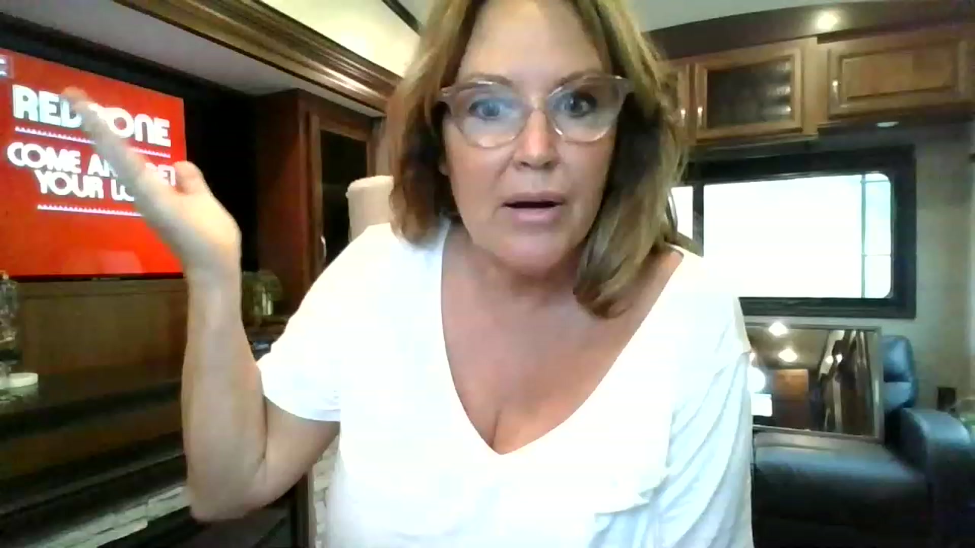 Gallery image thumbnail from boringmom's myfreecams stream on, 04/25/2023, 16:49 image 12 of 20