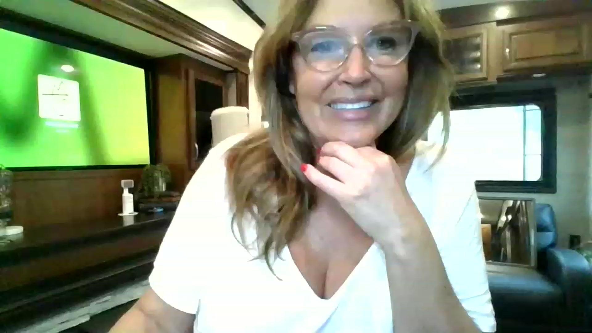 Gallery image thumbnail from boringmom's myfreecams stream on, 04/25/2023, 16:49 image 8 of 20