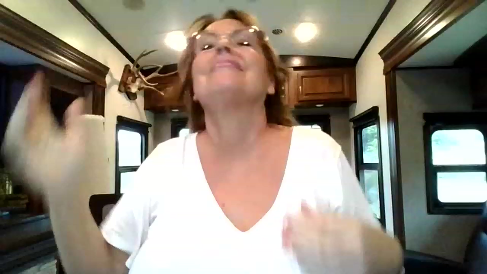 Gallery image thumbnail from boringmom's myfreecams stream on, 04/25/2023, 17:41 image 11 of 20