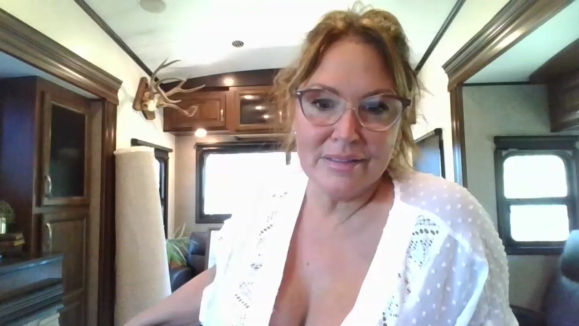 Gallery image thumbnail from boringmom's myfreecams stream on, 04/26/2023, 17:00 image 20 of 20
