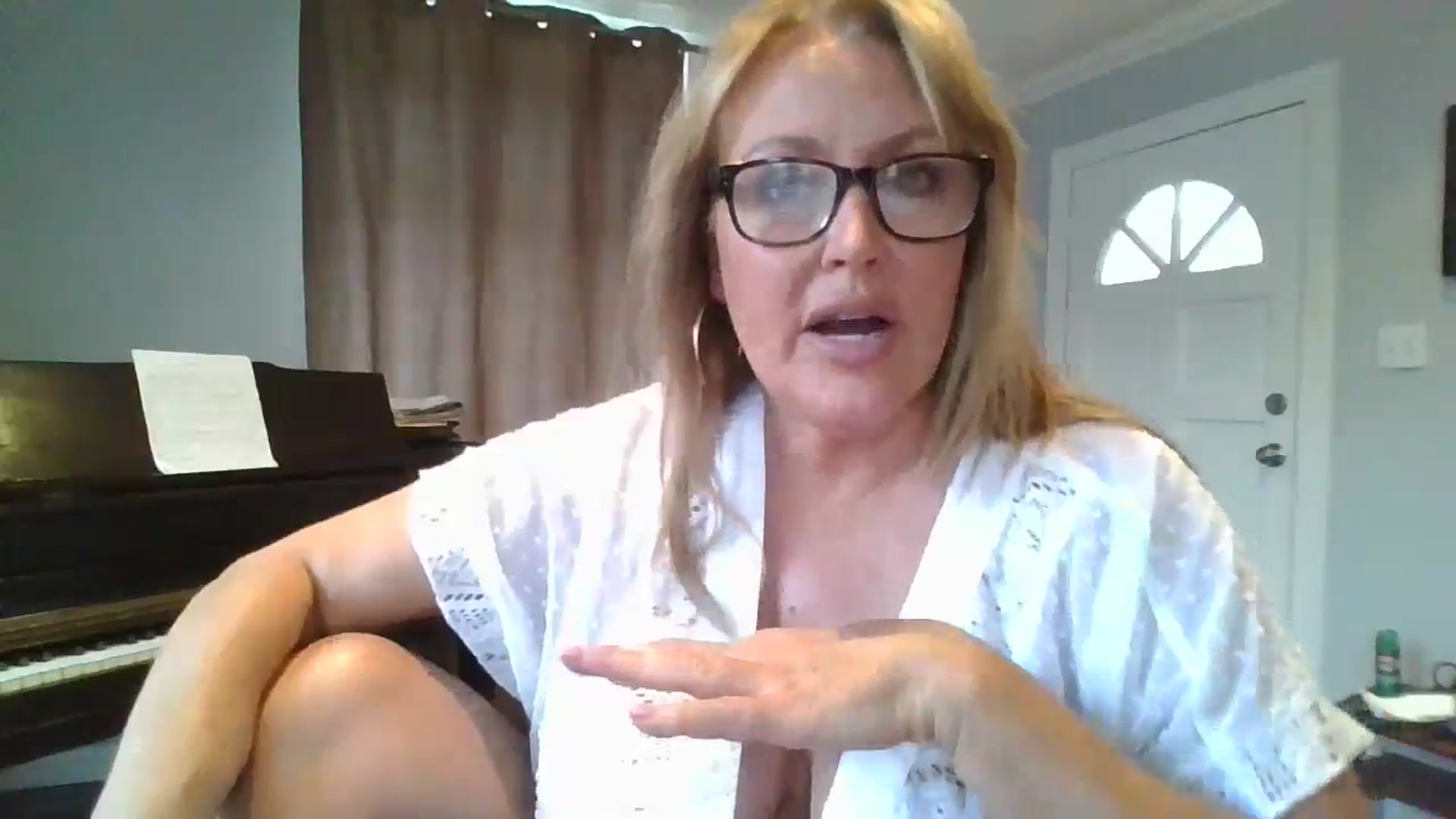 Gallery image thumbnail from boringmom's myfreecams stream on, 08/20/2023, 02:19 image 6 of 20