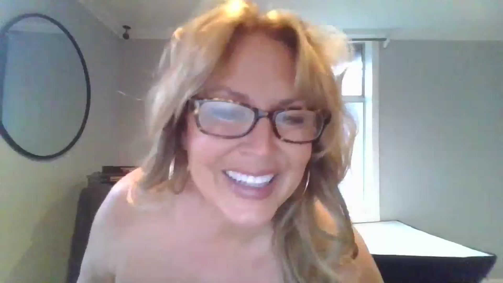 Gallery image thumbnail from boringmom's myfreecams stream on, 08/21/2023, 24:38 image 17 of 20