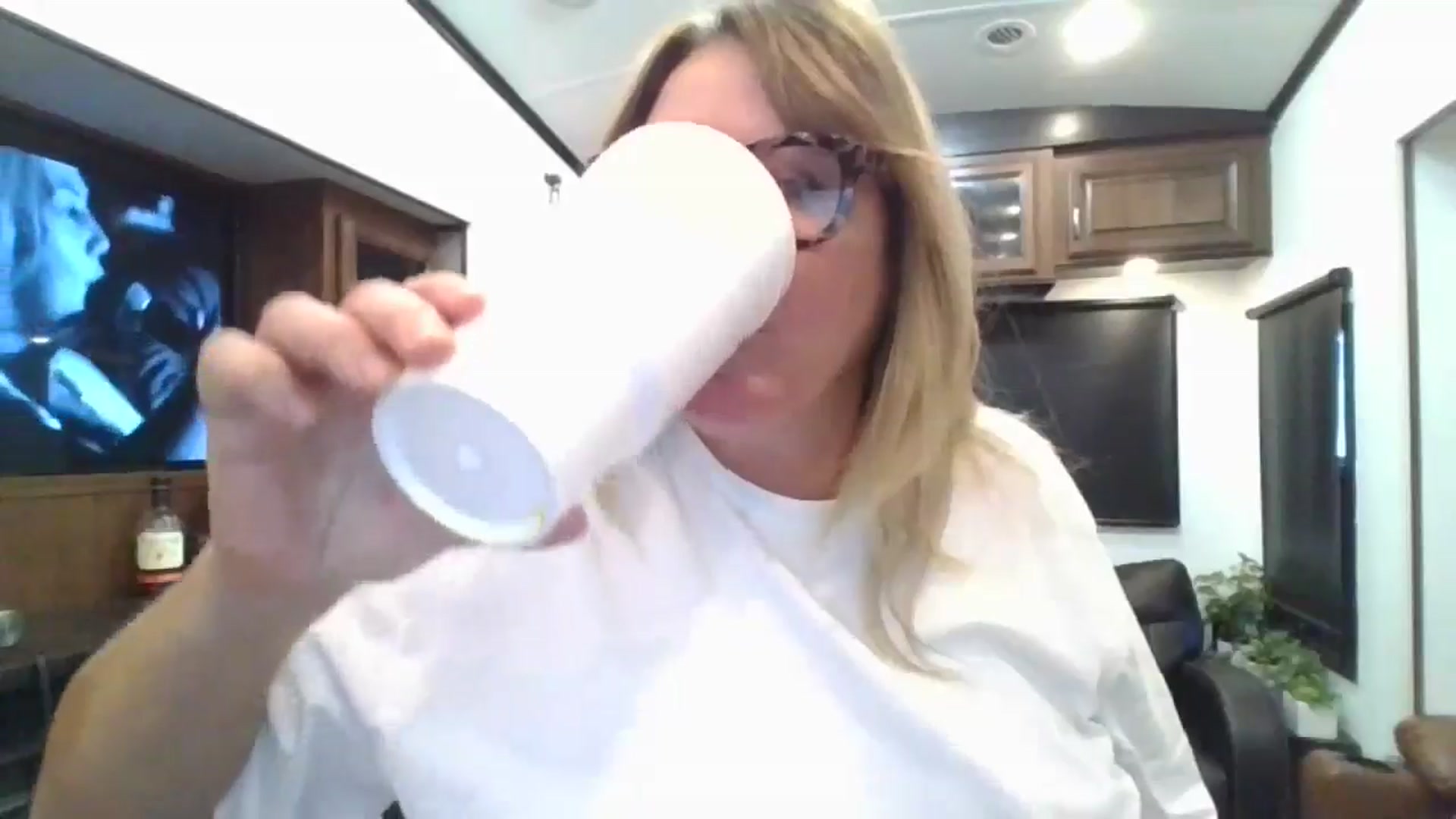Gallery image thumbnail from boringmom's myfreecams stream on, 06/28/2024, 14:03 image 13 of 20