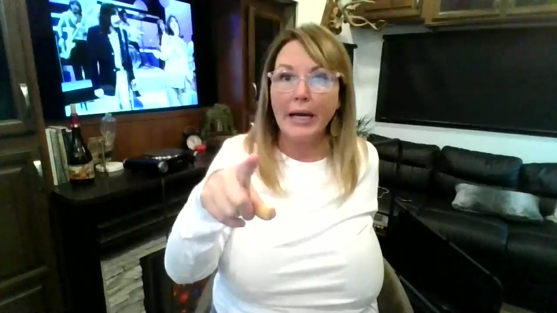 Gallery image thumbnail from boringmom's myfreecams stream on, 11/07/2024, 18:56 image 8 of 20