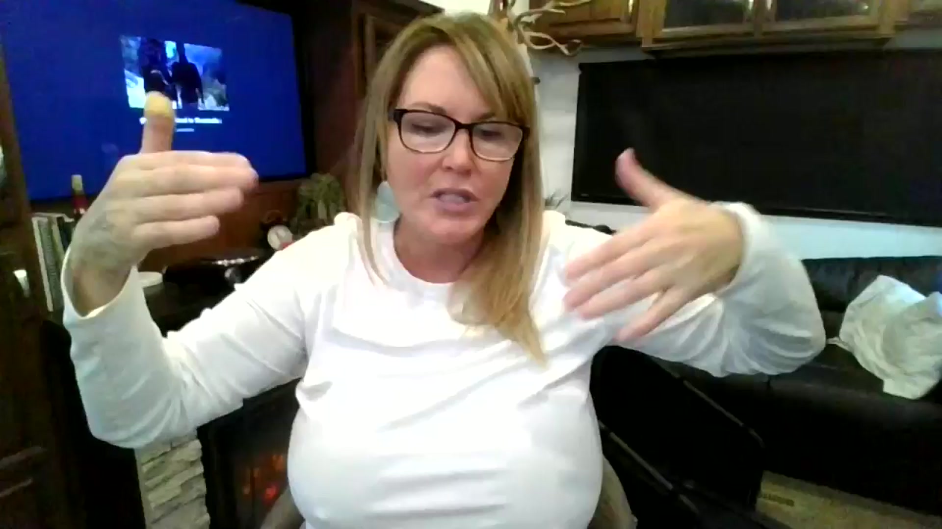 Gallery image thumbnail from boringmom's myfreecams stream on, 11/07/2024, 18:56 image 13 of 20