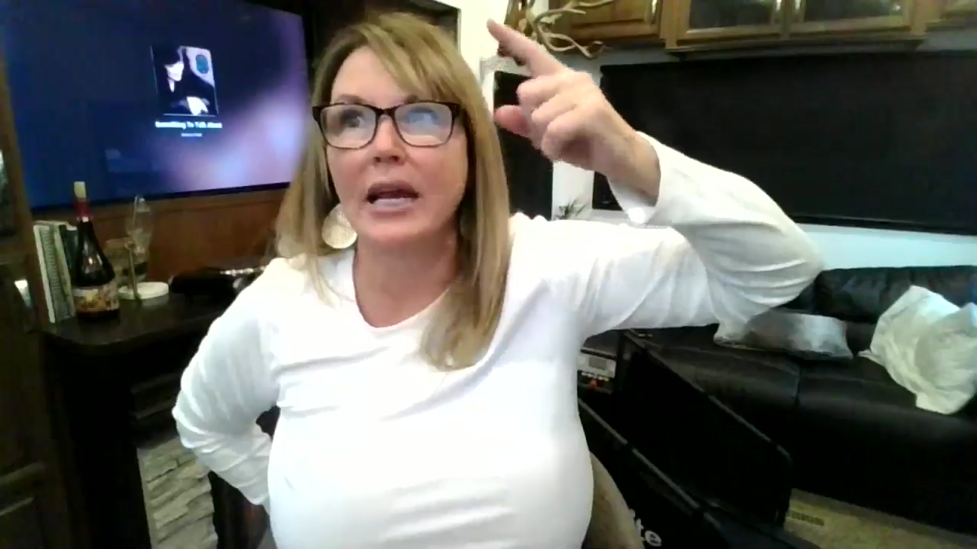 Gallery image thumbnail from boringmom's myfreecams stream on, 11/07/2024, 18:56 image 14 of 20