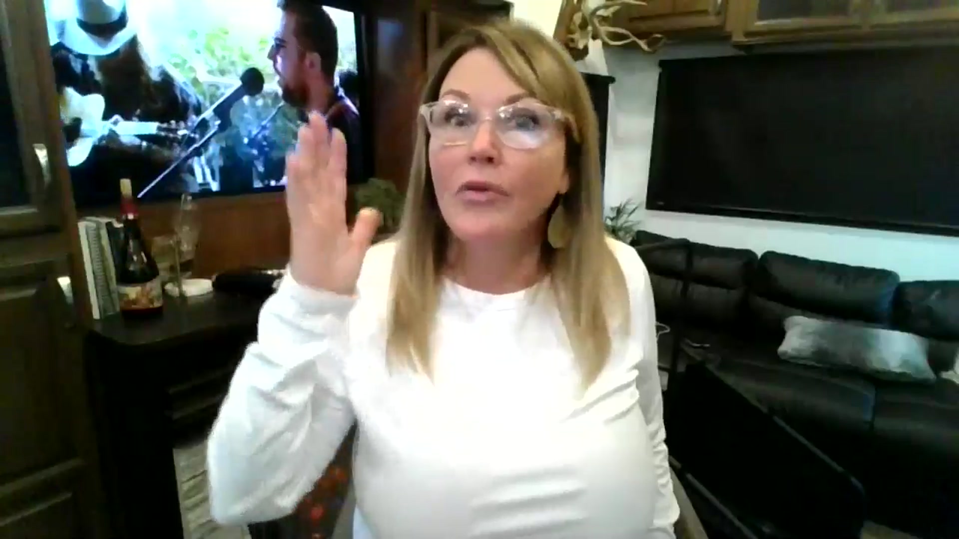 Gallery image thumbnail from boringmom's myfreecams stream on, 11/07/2024, 18:56 image 7 of 20