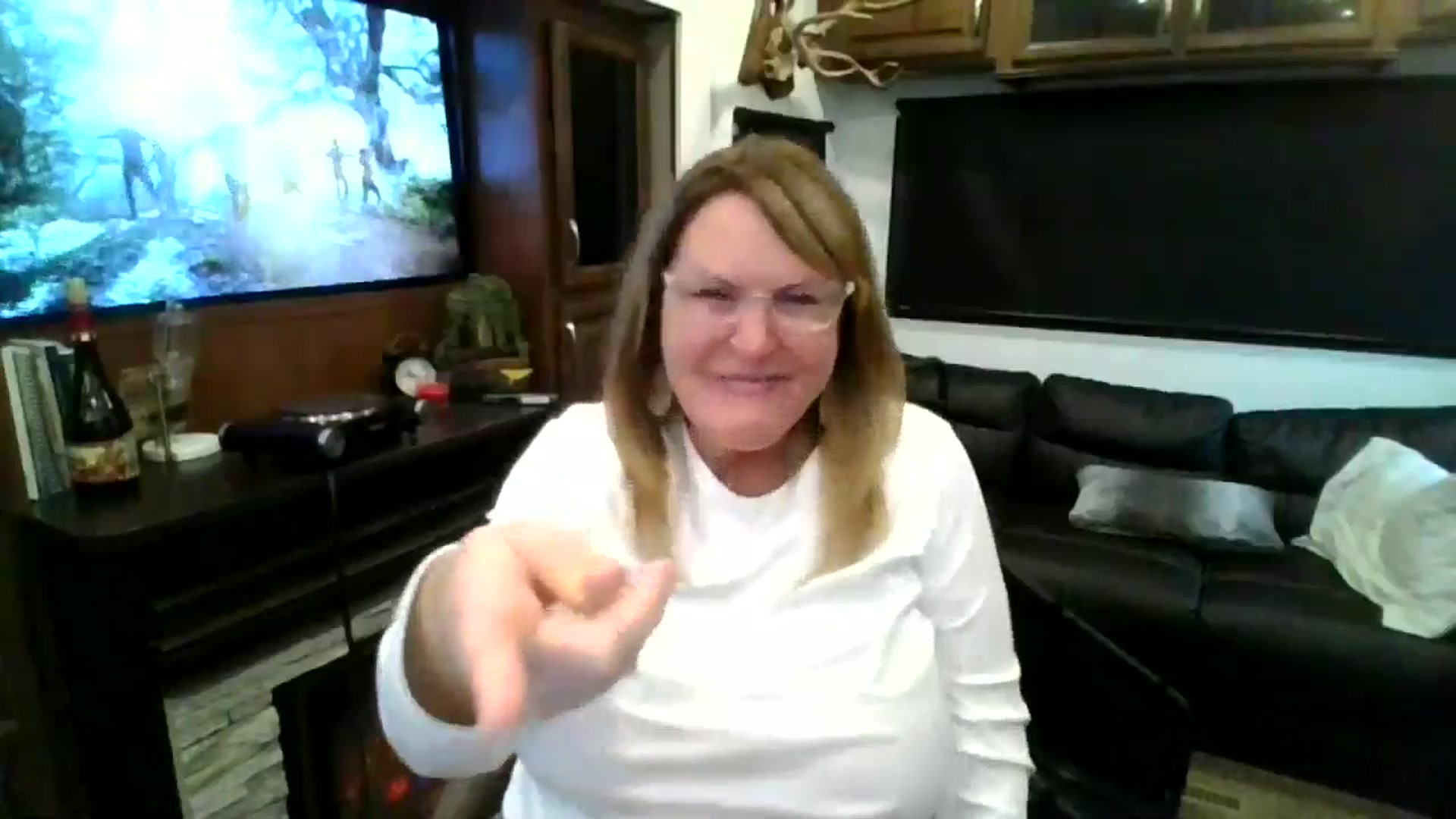 Gallery image thumbnail from boringmom's myfreecams stream on, 11/07/2024, 18:56 image 4 of 20