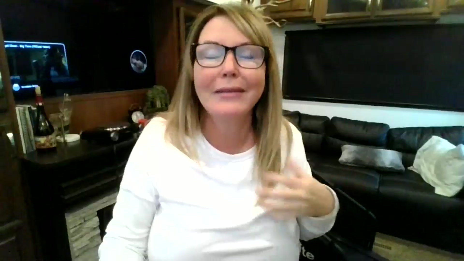 Gallery image thumbnail from boringmom's myfreecams stream on, 11/07/2024, 18:56 image 16 of 20