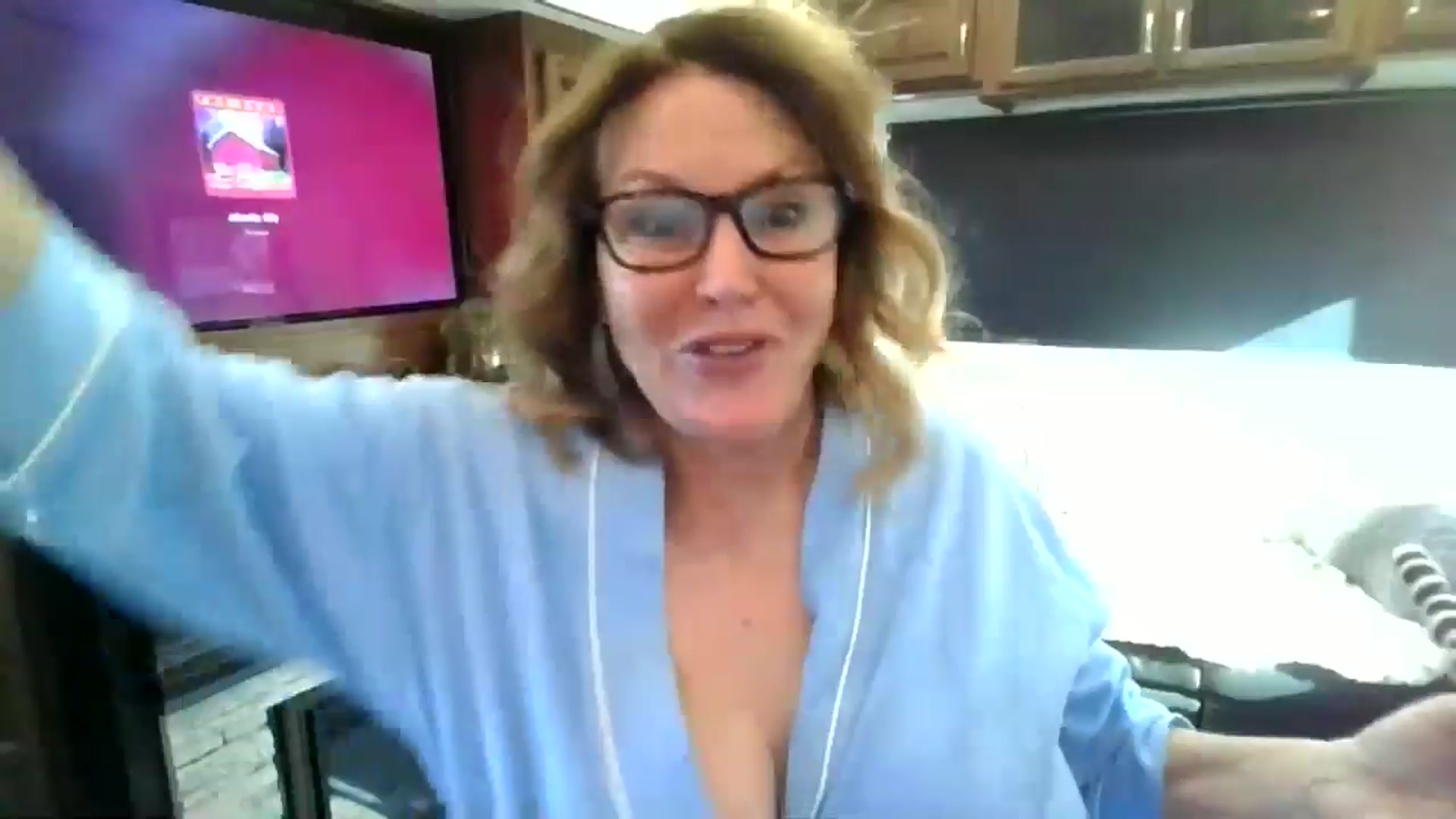 Gallery image thumbnail from boringmom's myfreecams stream on, 12/11/2024, 20:10 image 18 of 20