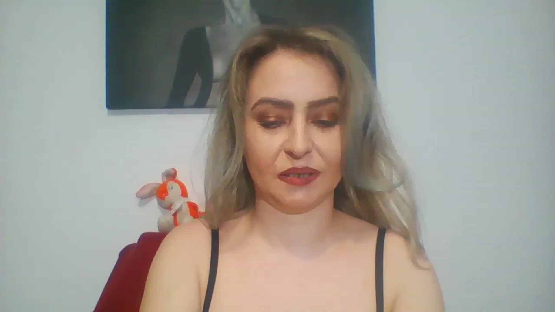 Gallery image thumbnail from born_to_sin's myfreecams stream on, 04/15/2023, 19:20 image 5 of 20