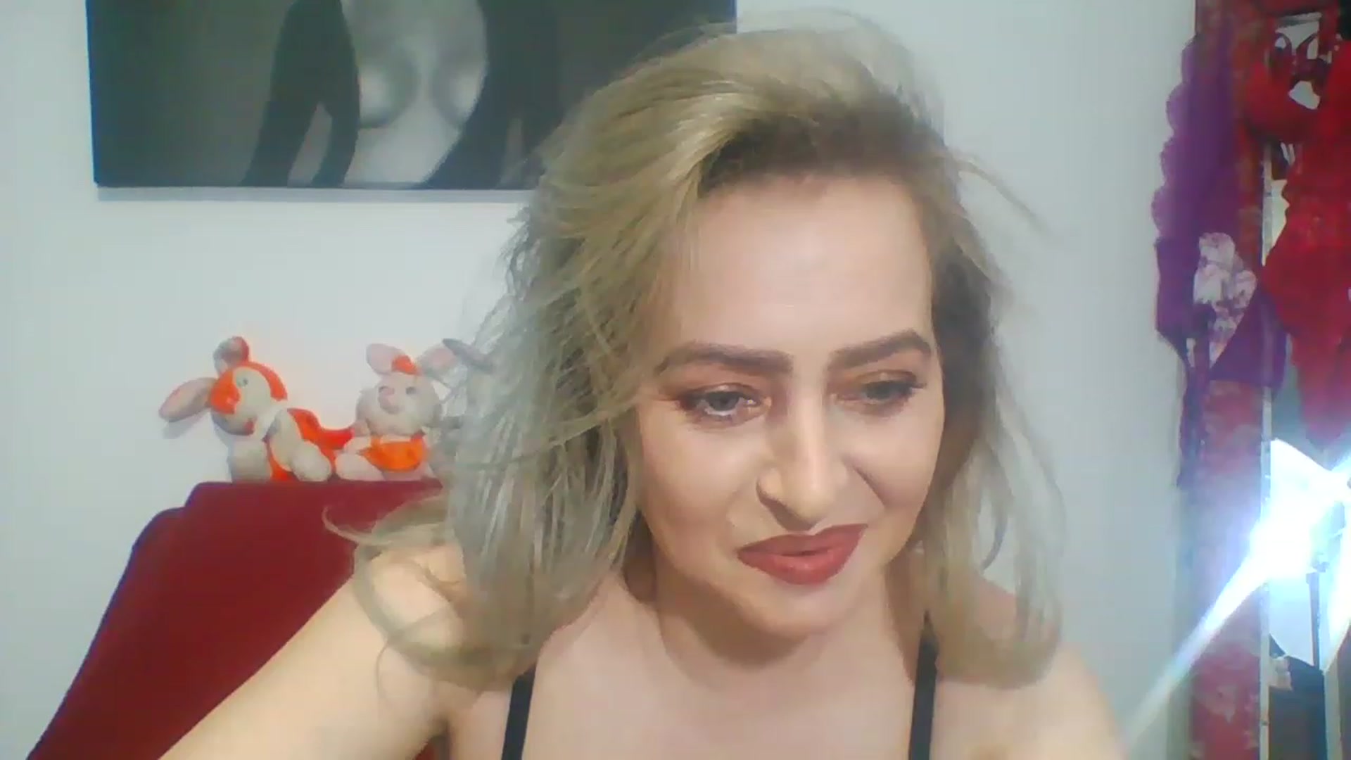 Gallery image thumbnail from born_to_sin's myfreecams stream on, 04/15/2023, 19:20 image 7 of 20