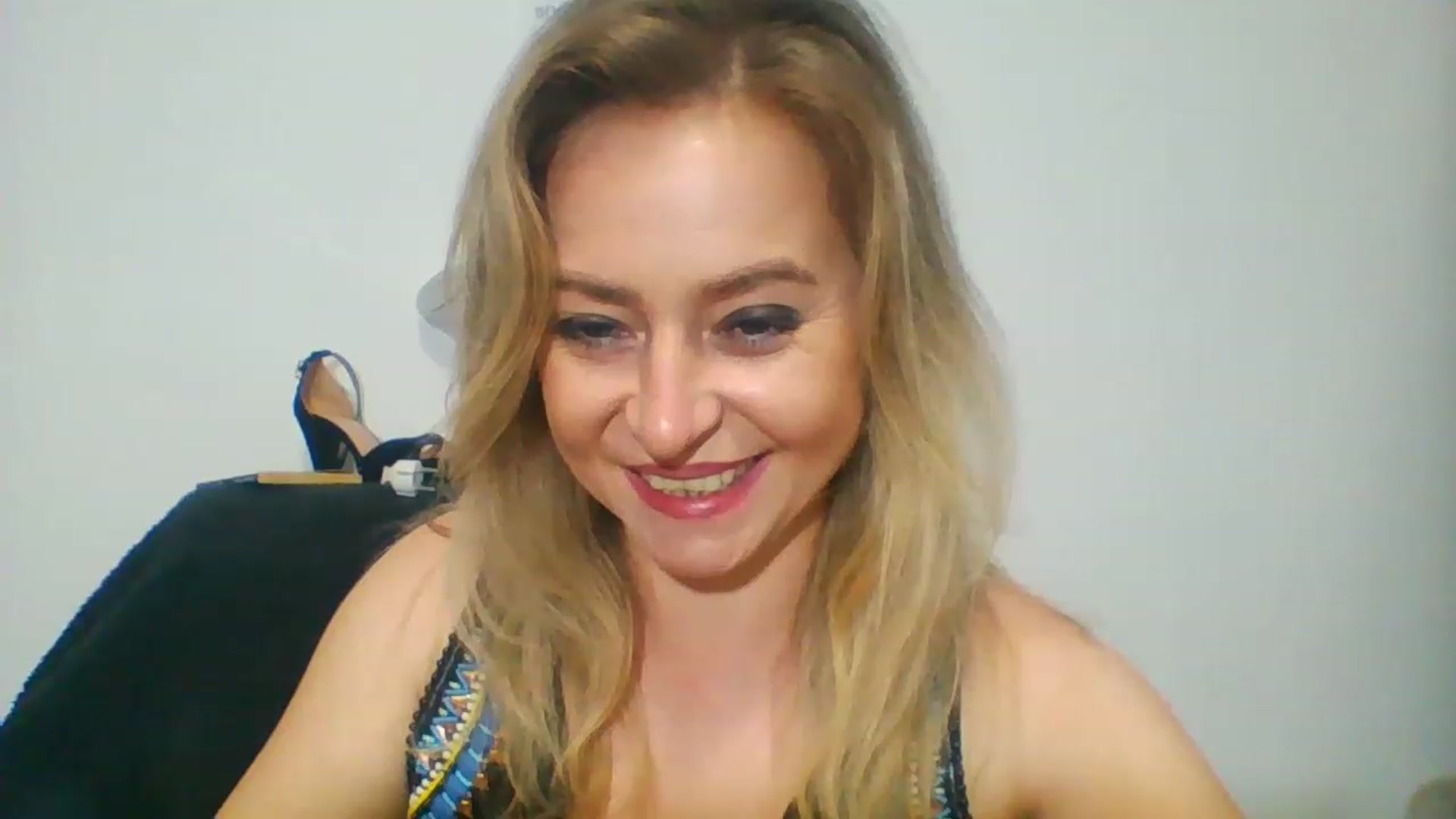 Gallery image thumbnail from born_to_sin's myfreecams stream on, 06/18/2023, 19:16 image 14 of 20