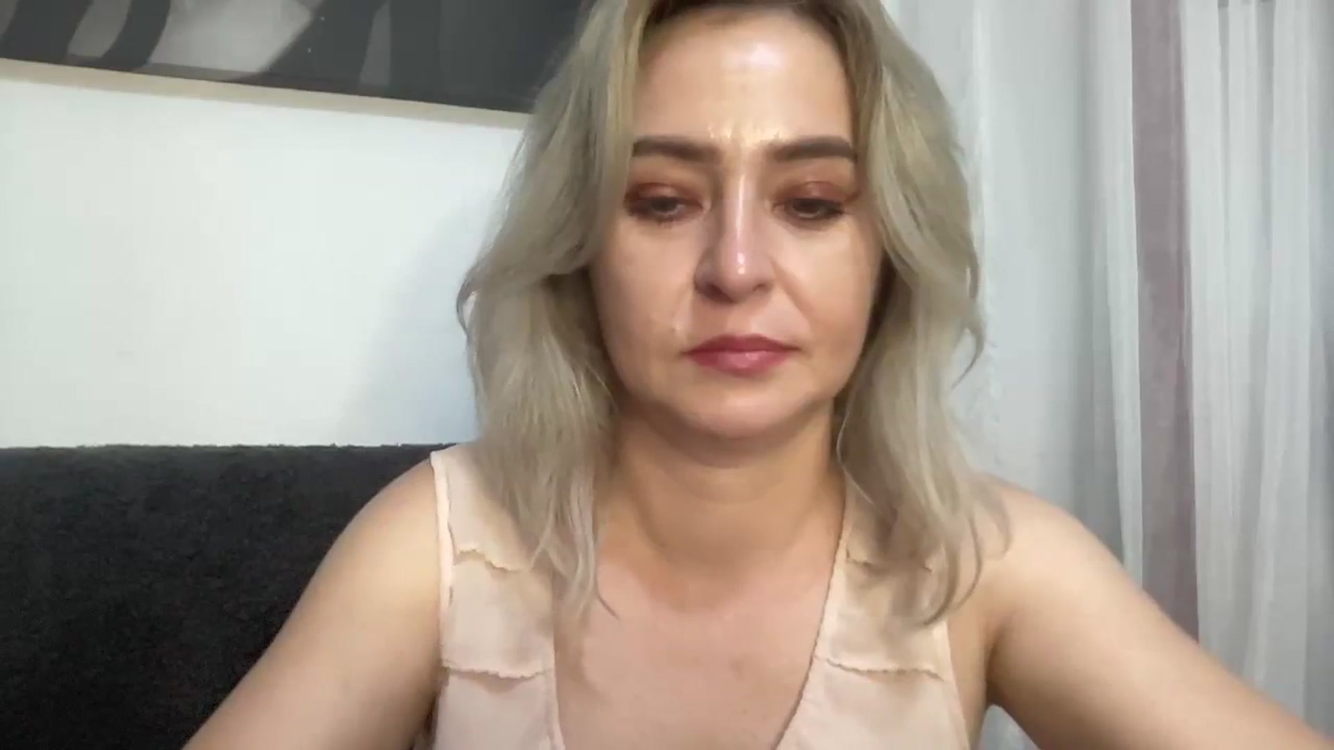Gallery image thumbnail from born_to_sin's myfreecams stream on, 08/03/2023, 16:03 image 18 of 20