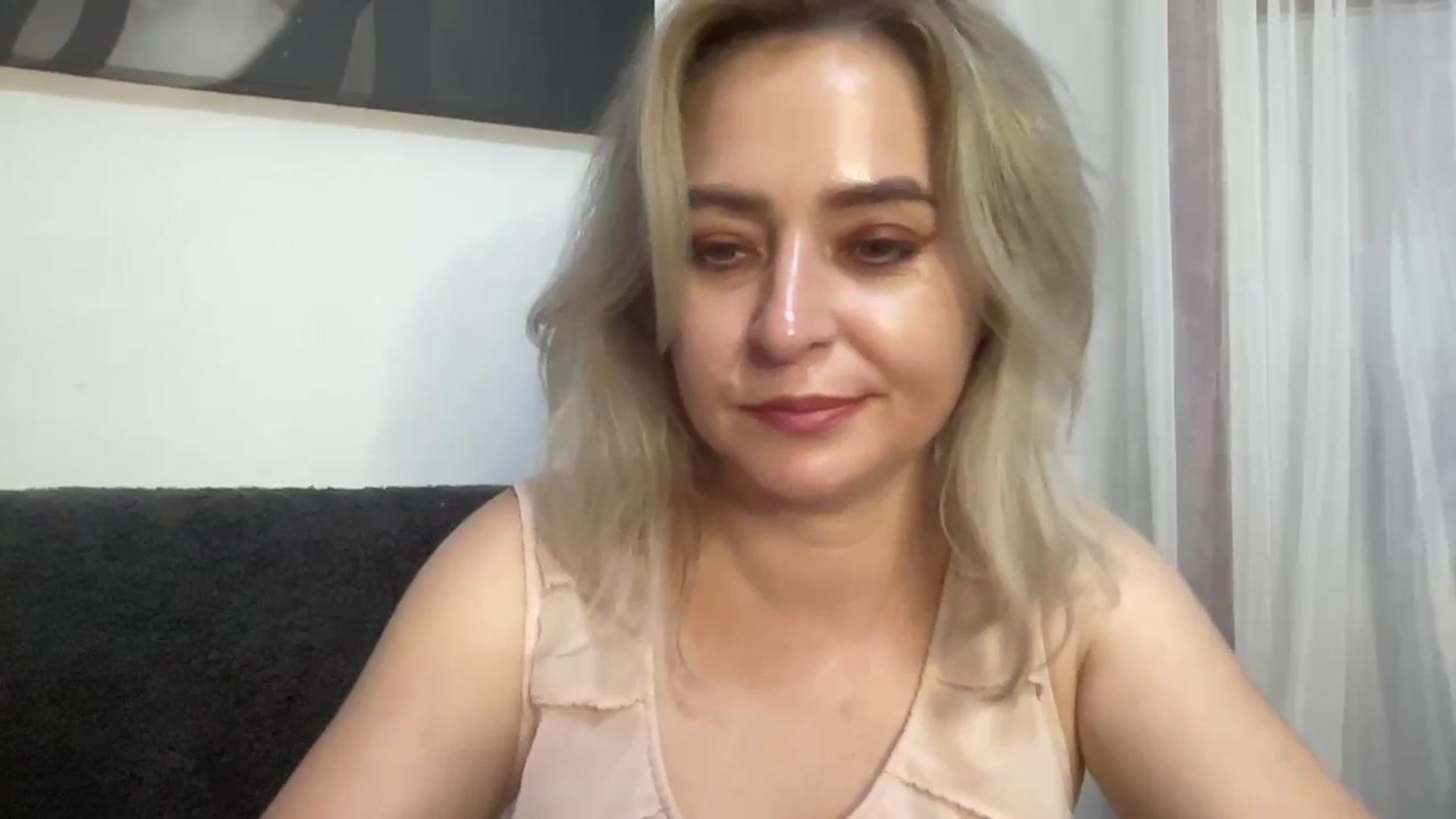 Gallery image thumbnail from born_to_sin's myfreecams stream on, 08/03/2023, 16:03 image 13 of 20