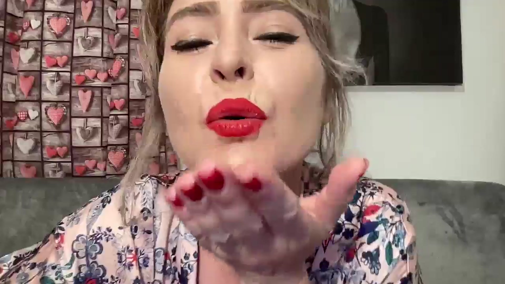 Gallery image thumbnail from born_to_sin's myfreecams stream on, 07/28/2024, 17:40 image 18 of 20