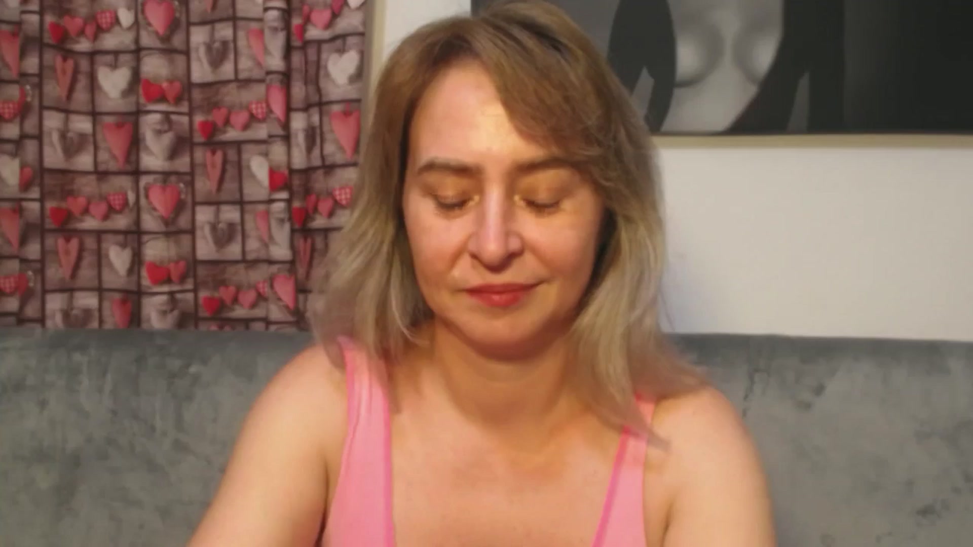 Gallery image thumbnail from born_to_sin's myfreecams stream on, 08/25/2024, 14:43 image 2 of 20