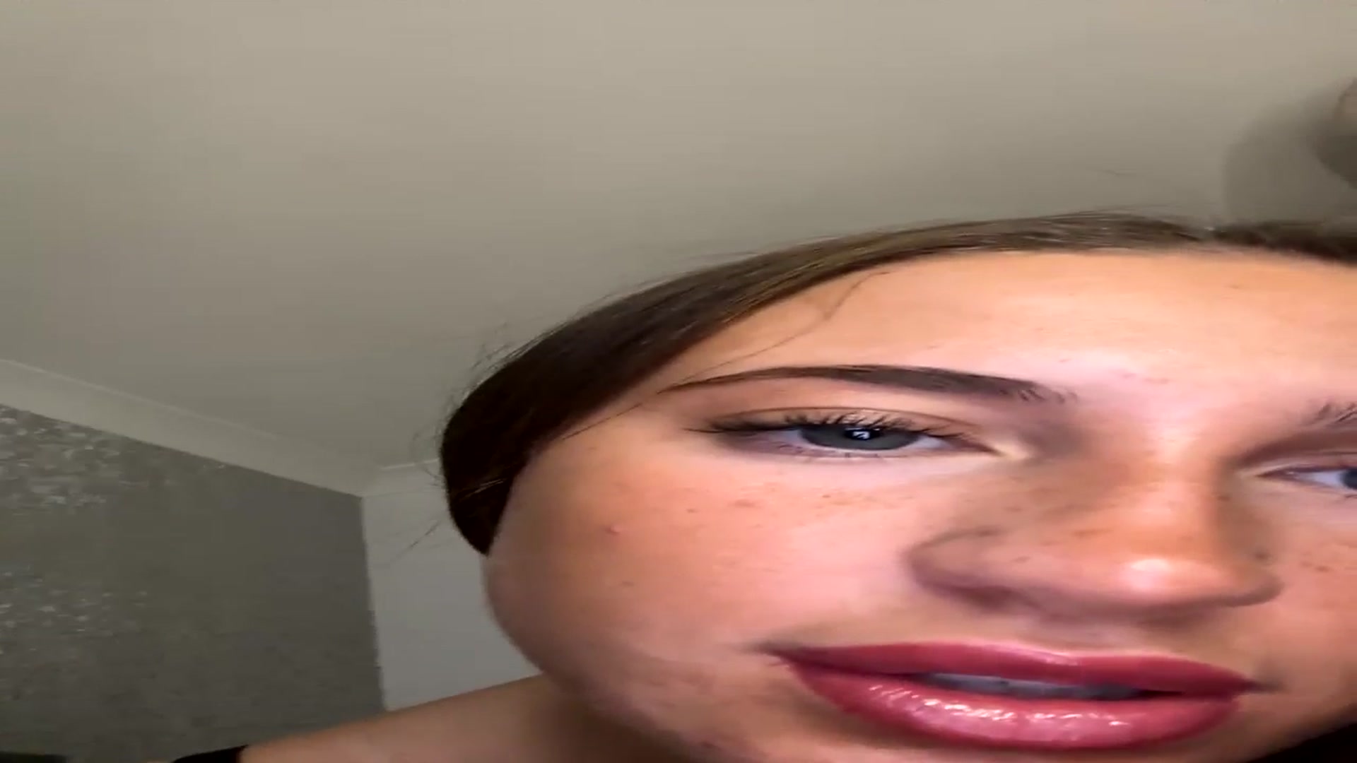 Gallery image thumbnail from bossbabe1's myfreecams stream on, 12/10/2023, 16:18 image 7 of 20