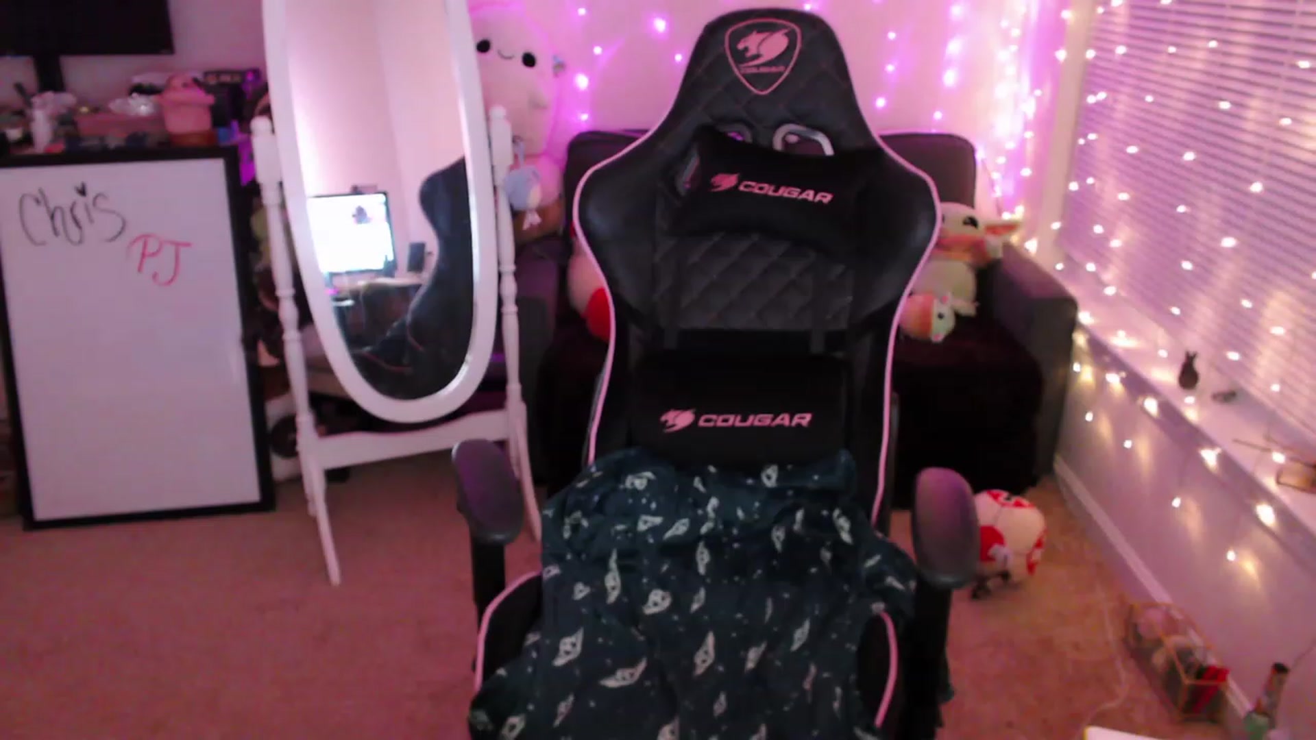 Gallery image thumbnail from boudoirbunny's myfreecams stream on, 06/04/2023, 06:45 image 7 of 20