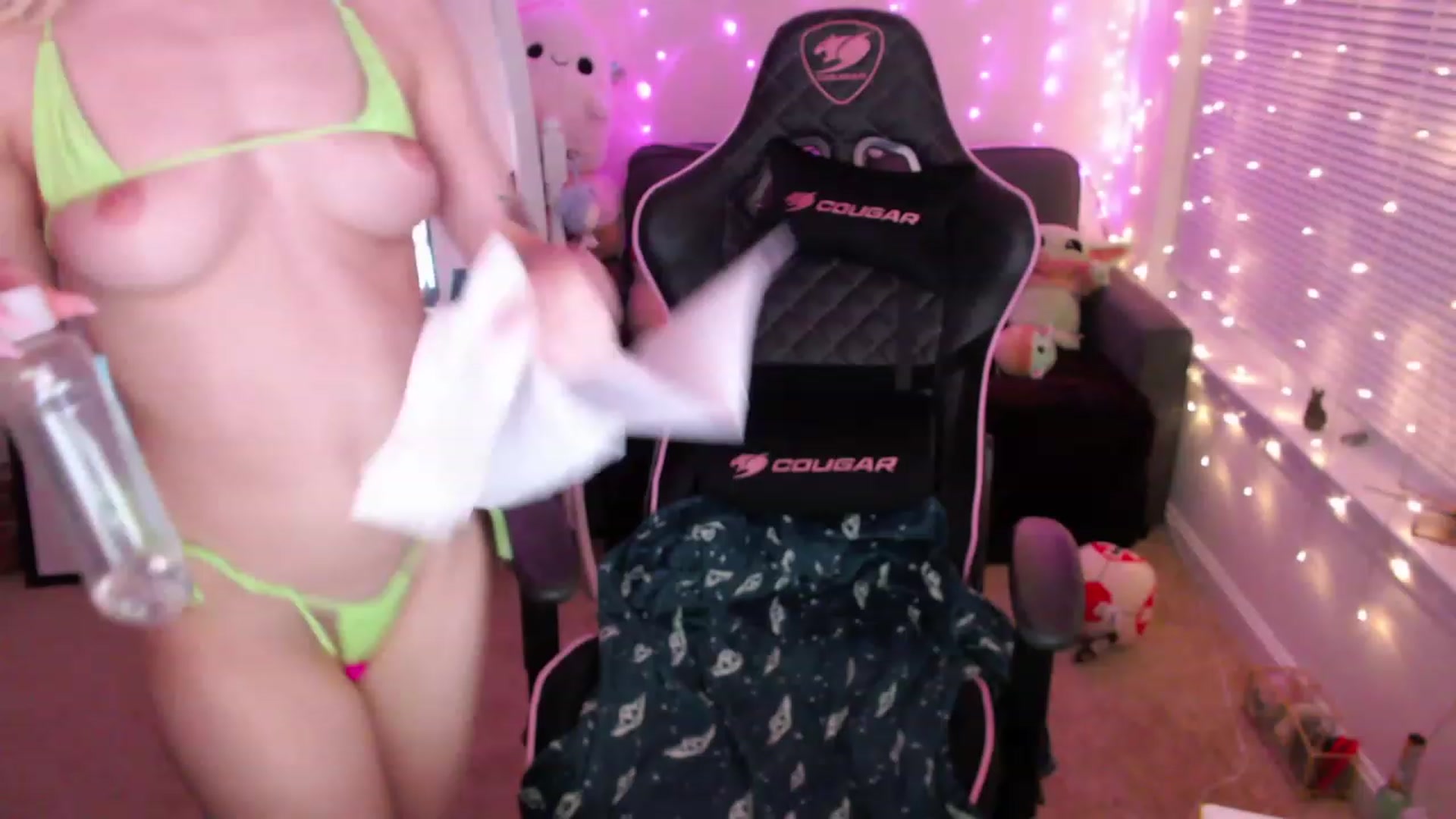 Gallery image thumbnail from boudoirbunny's myfreecams stream on, 06/04/2023, 06:45 image 8 of 20