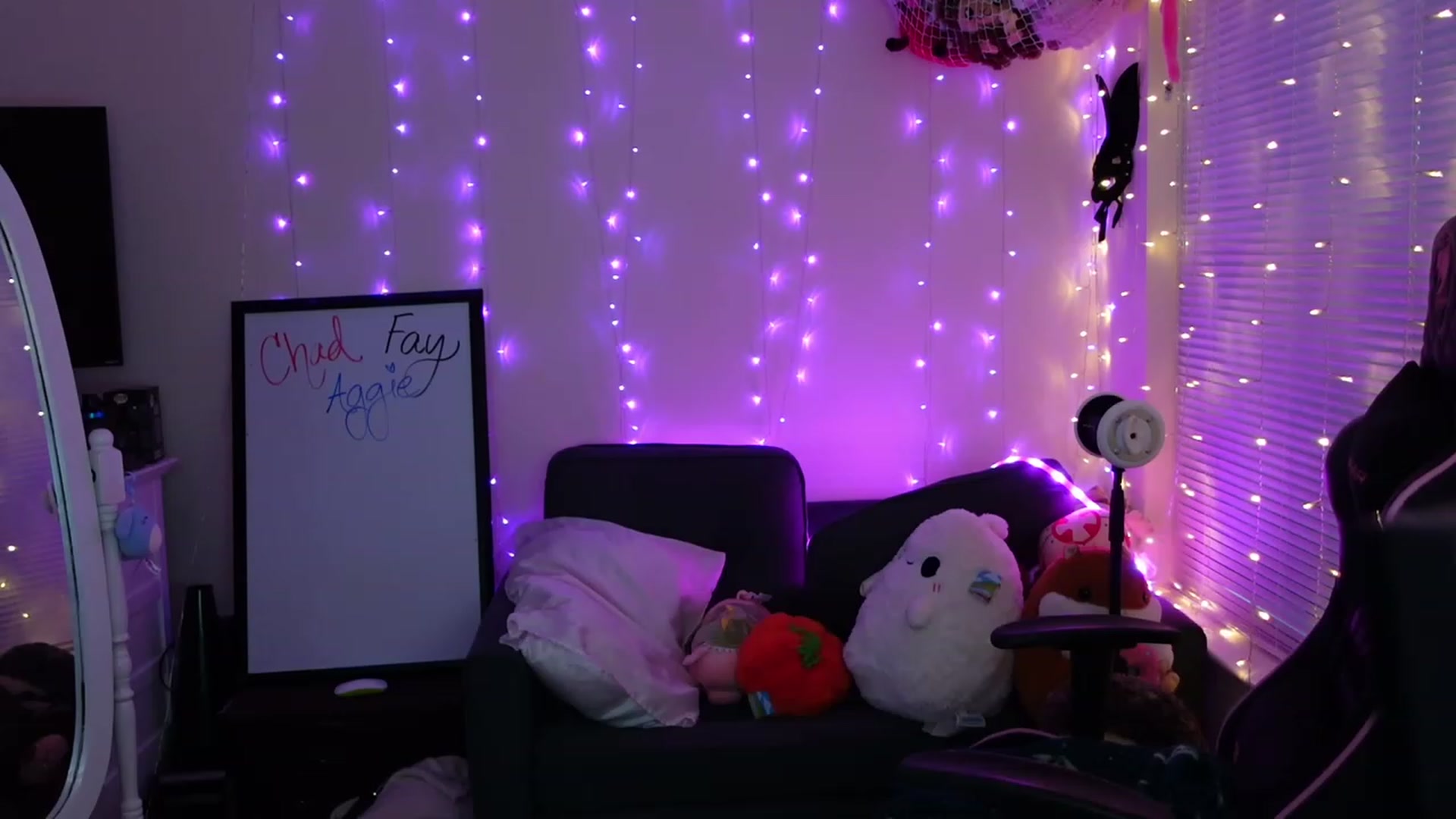 Gallery image thumbnail from boudoirbunny's myfreecams stream on, 07/14/2023, 11:18 image 4 of 20