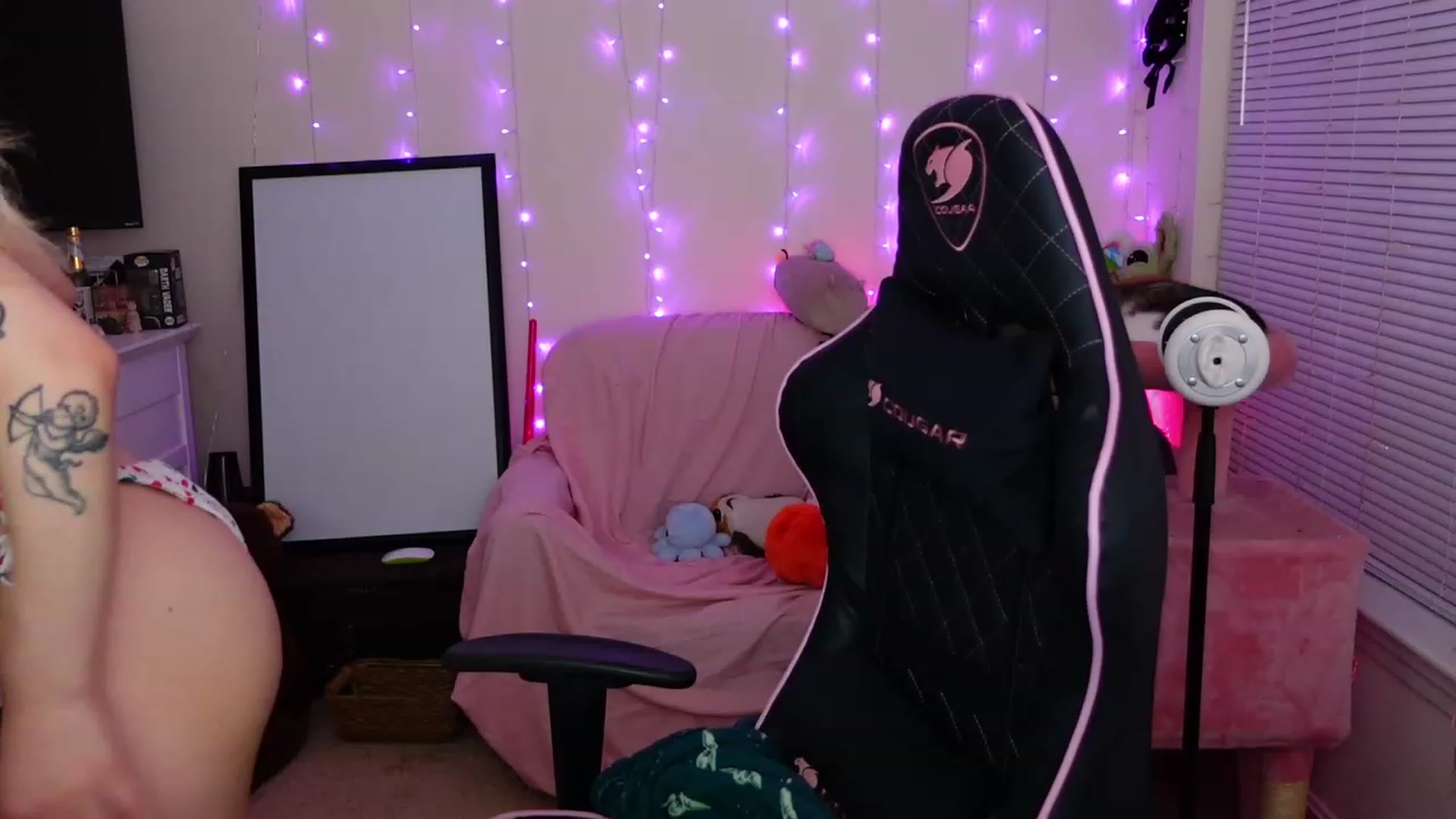 Gallery image thumbnail from boudoirbunny's myfreecams stream on, 07/29/2023, 09:24 image 15 of 20