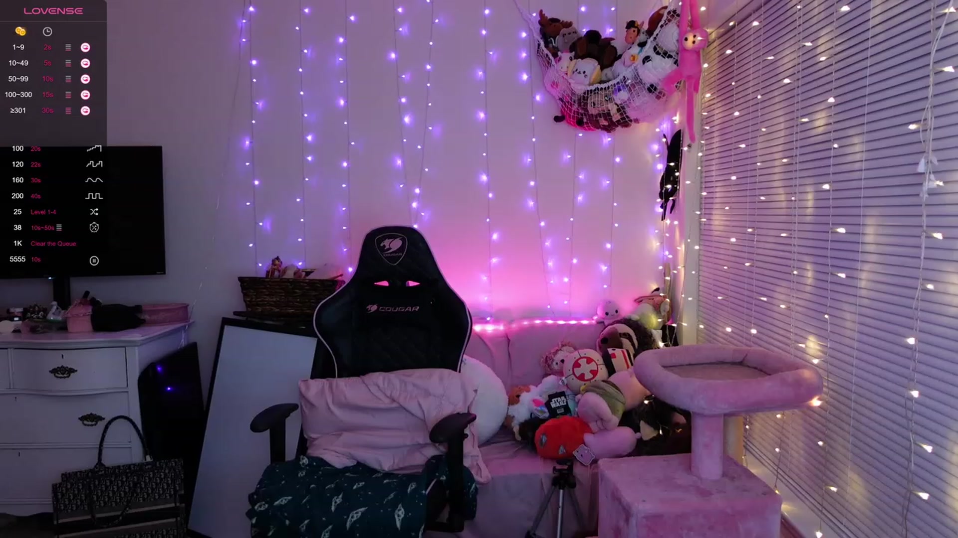 Gallery image thumbnail from boudoirbunny's myfreecams stream on, 08/30/2023, 03:49 image 8 of 20