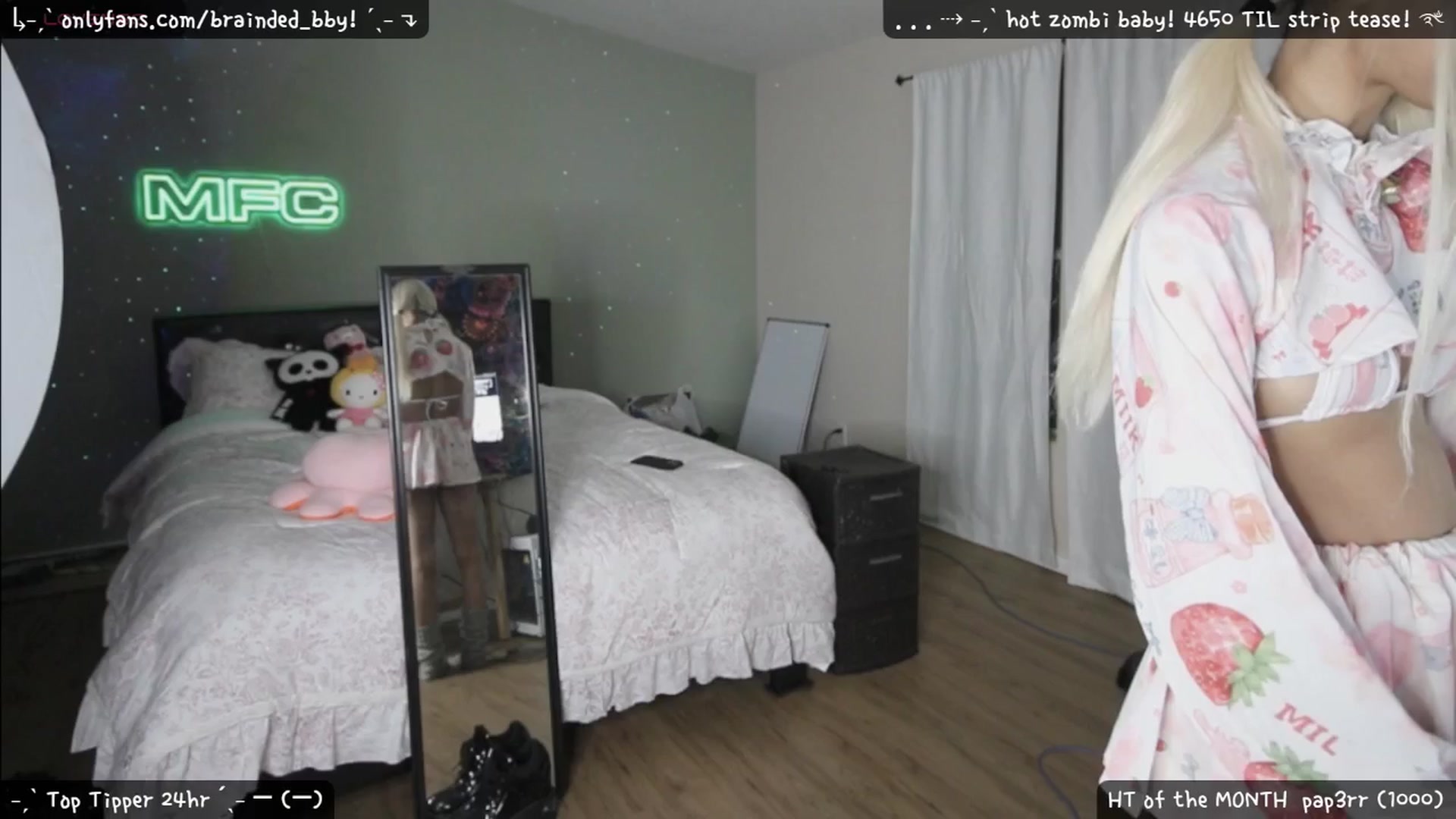 Gallery image thumbnail from braindedbby's myfreecams stream on, 06/17/2025, 08:17 image 14 of 20